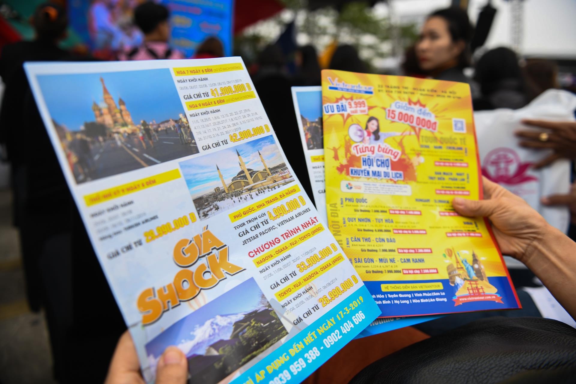 hoi cho khuyen mai du lich anh 6