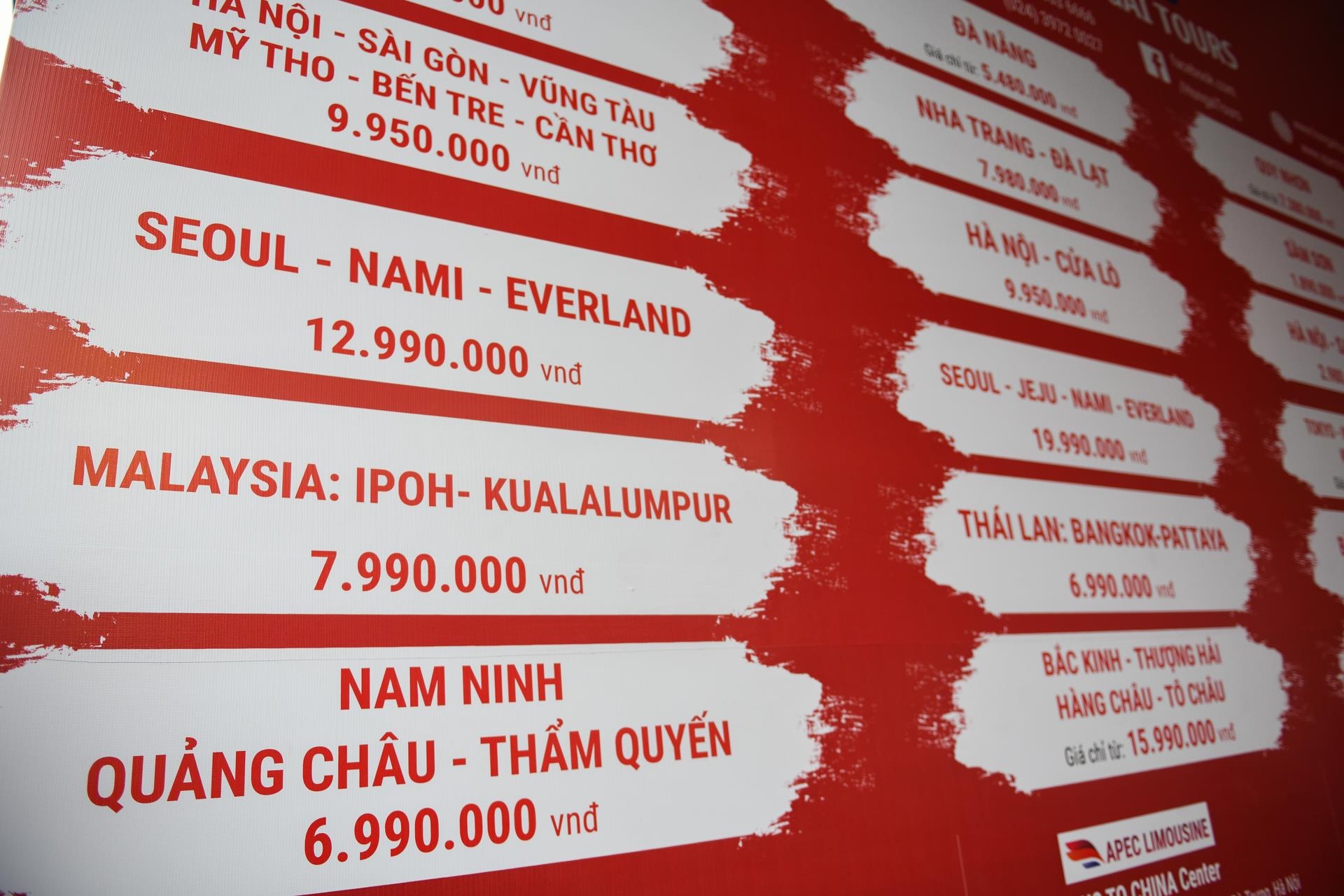 hoi cho khuyen mai du lich anh 7