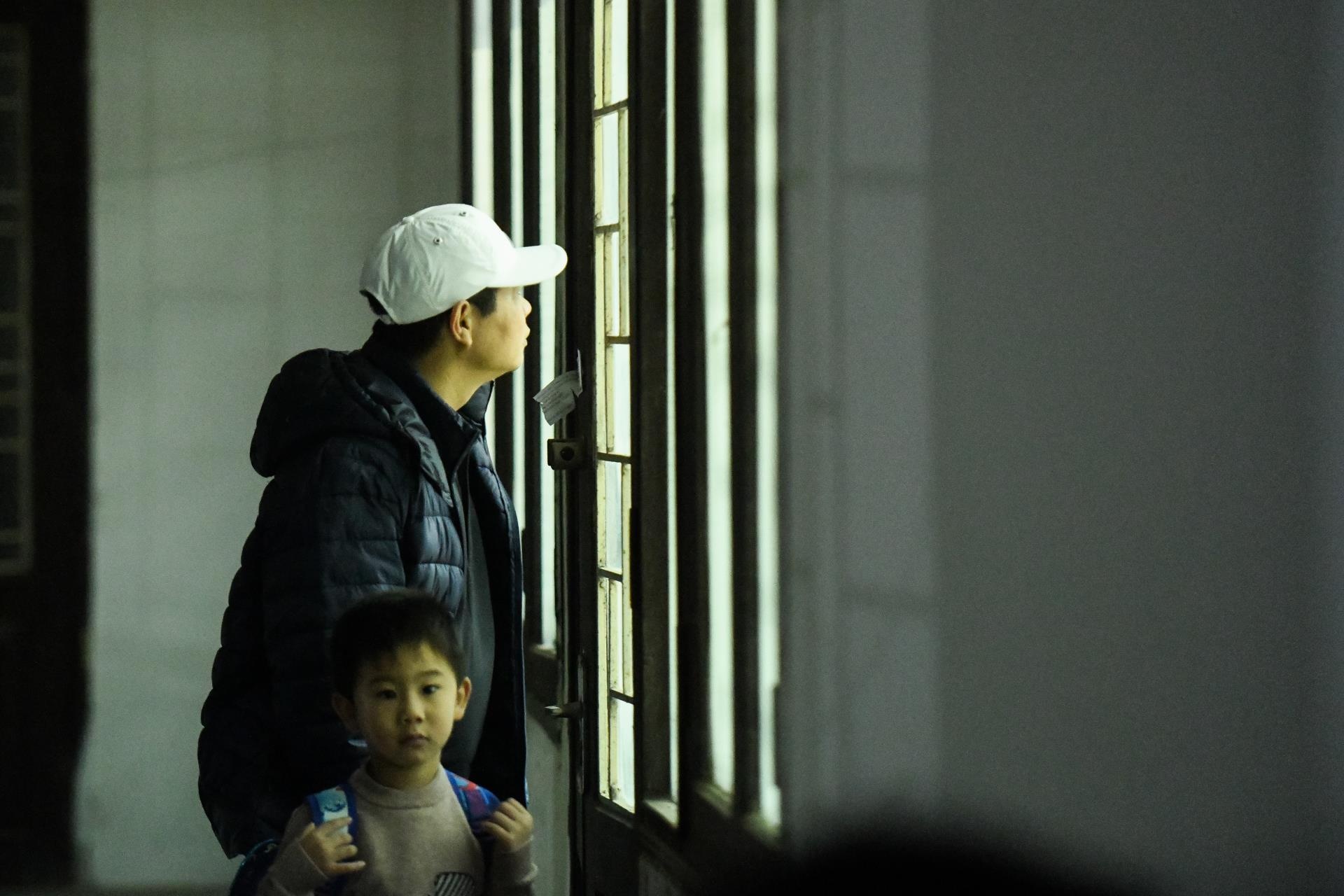 dua con di kham san lon anh 20