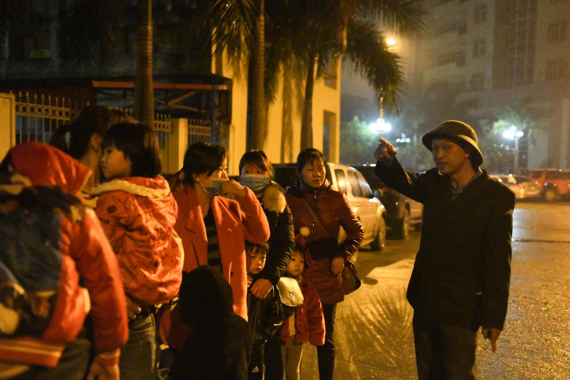 dua con di kham san lon anh 7