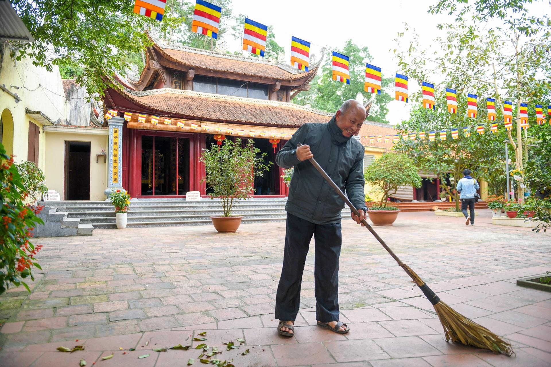 ngoi chua khong co hom cong duc anh 10