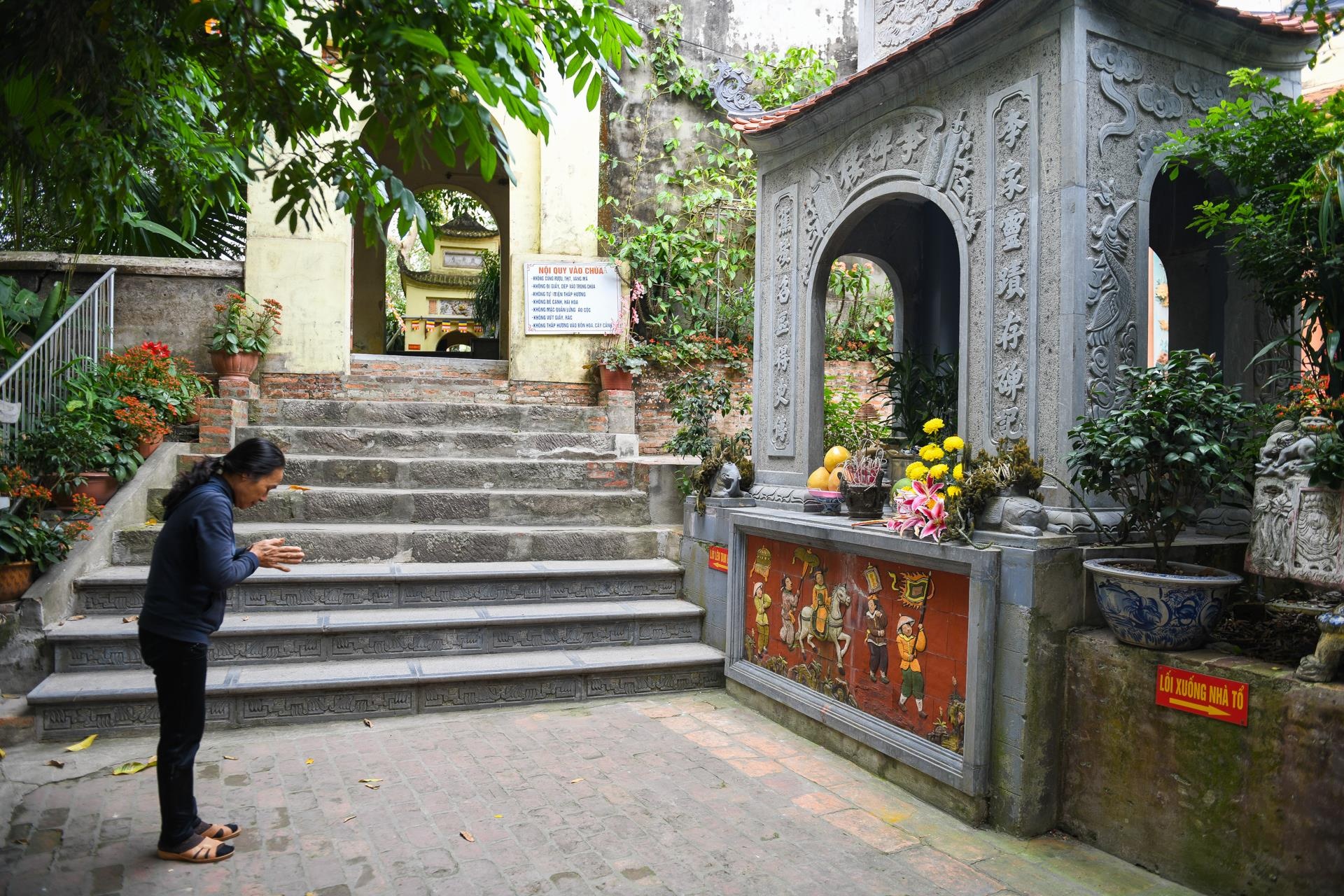 ngoi chua khong co hom cong duc anh 4