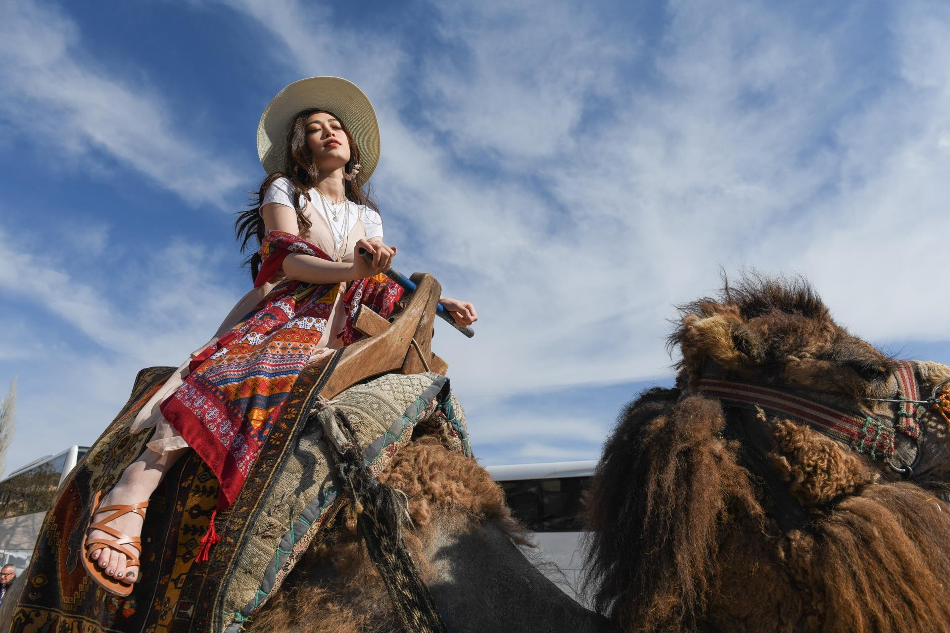 A hau Phuong Nga cuoi lac da,  ngoi tham bay o Tho Nhi Ky anh 1