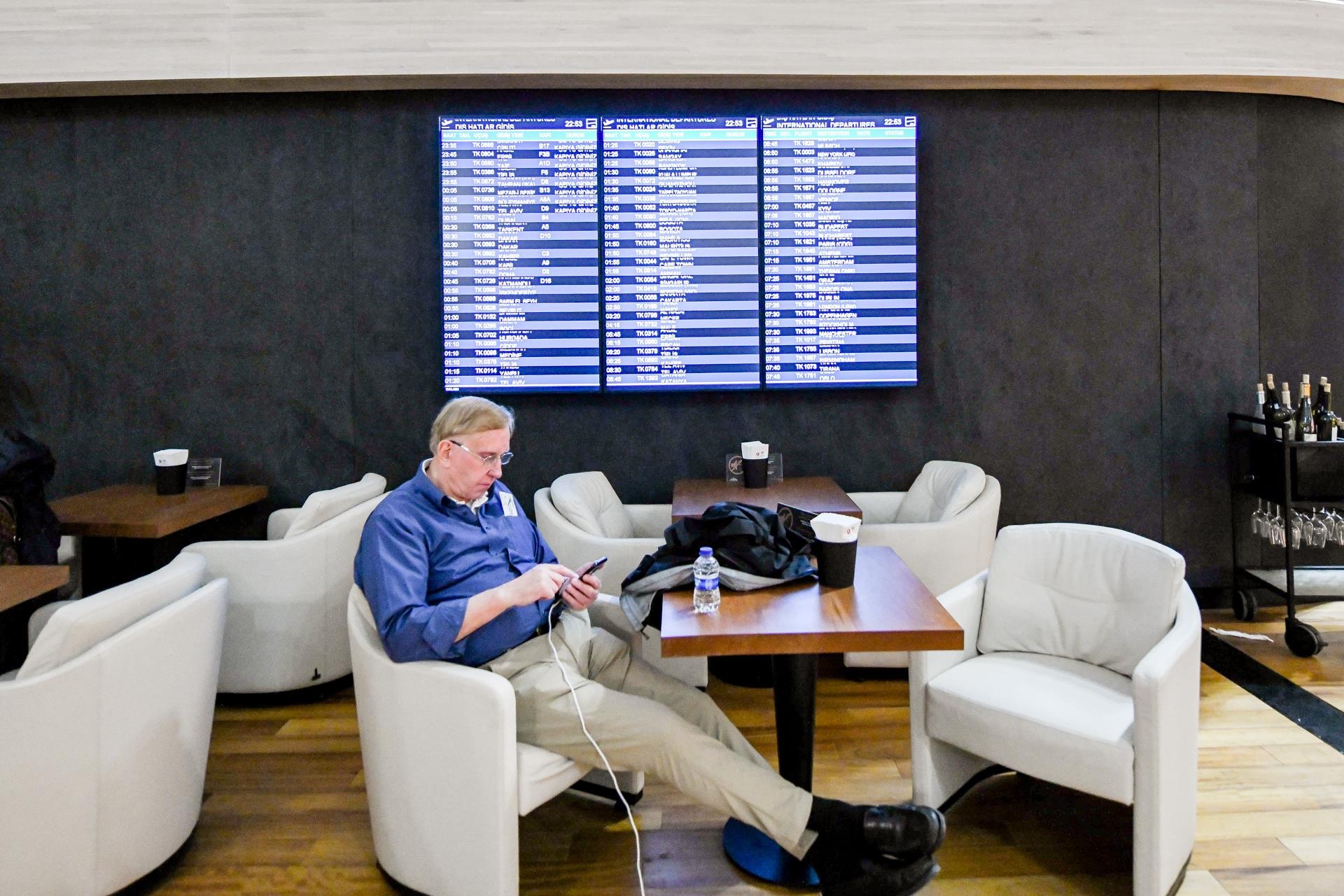 phong cho thuong gia o san bay lon nhat the gioi anh 13