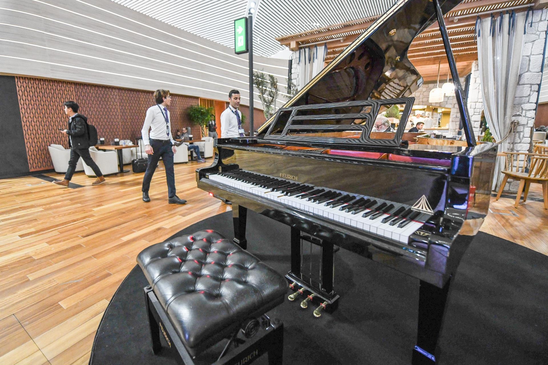 phong cho thuong gia o san bay lon nhat the gioi anh 5