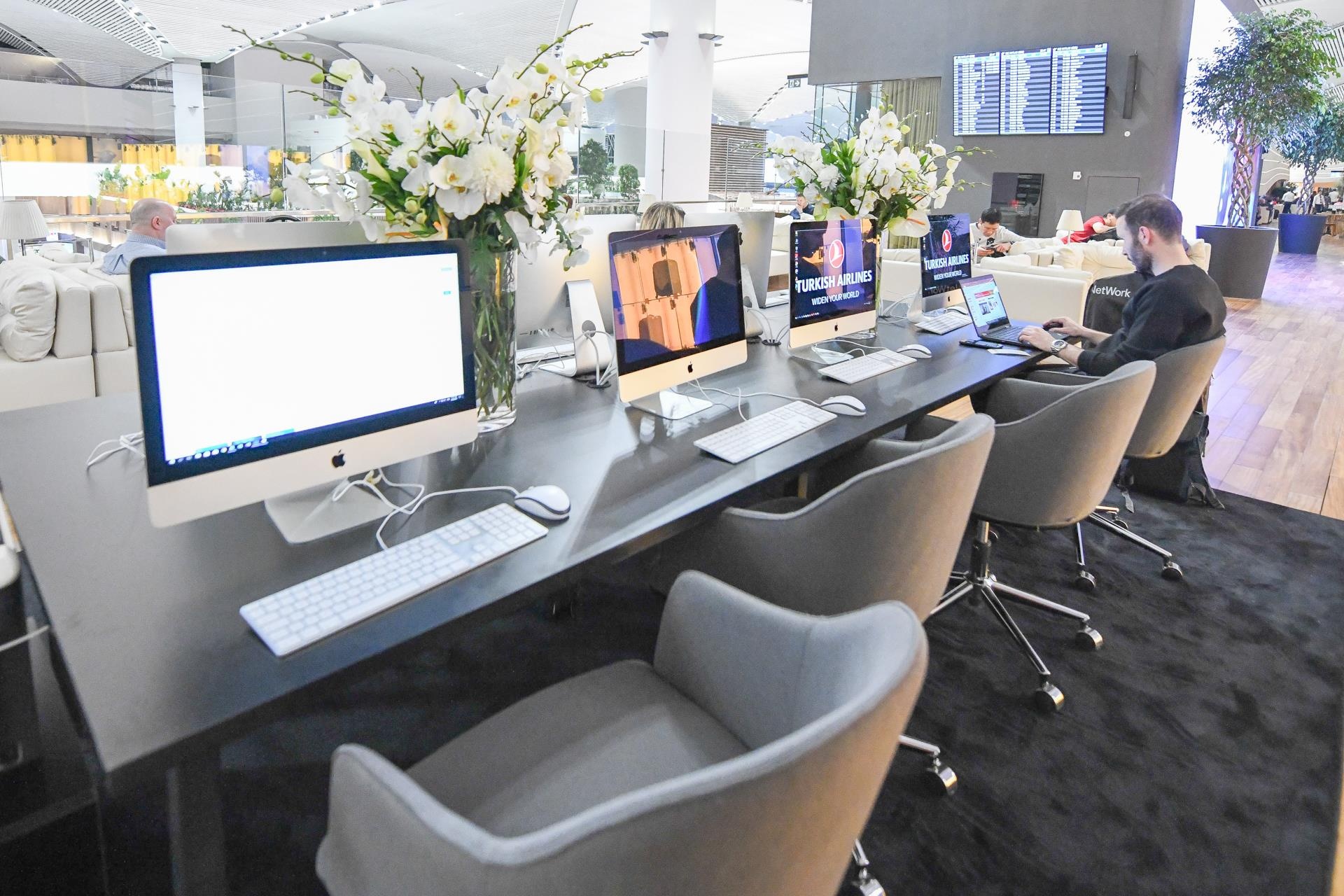 phong cho thuong gia o san bay lon nhat the gioi anh 6