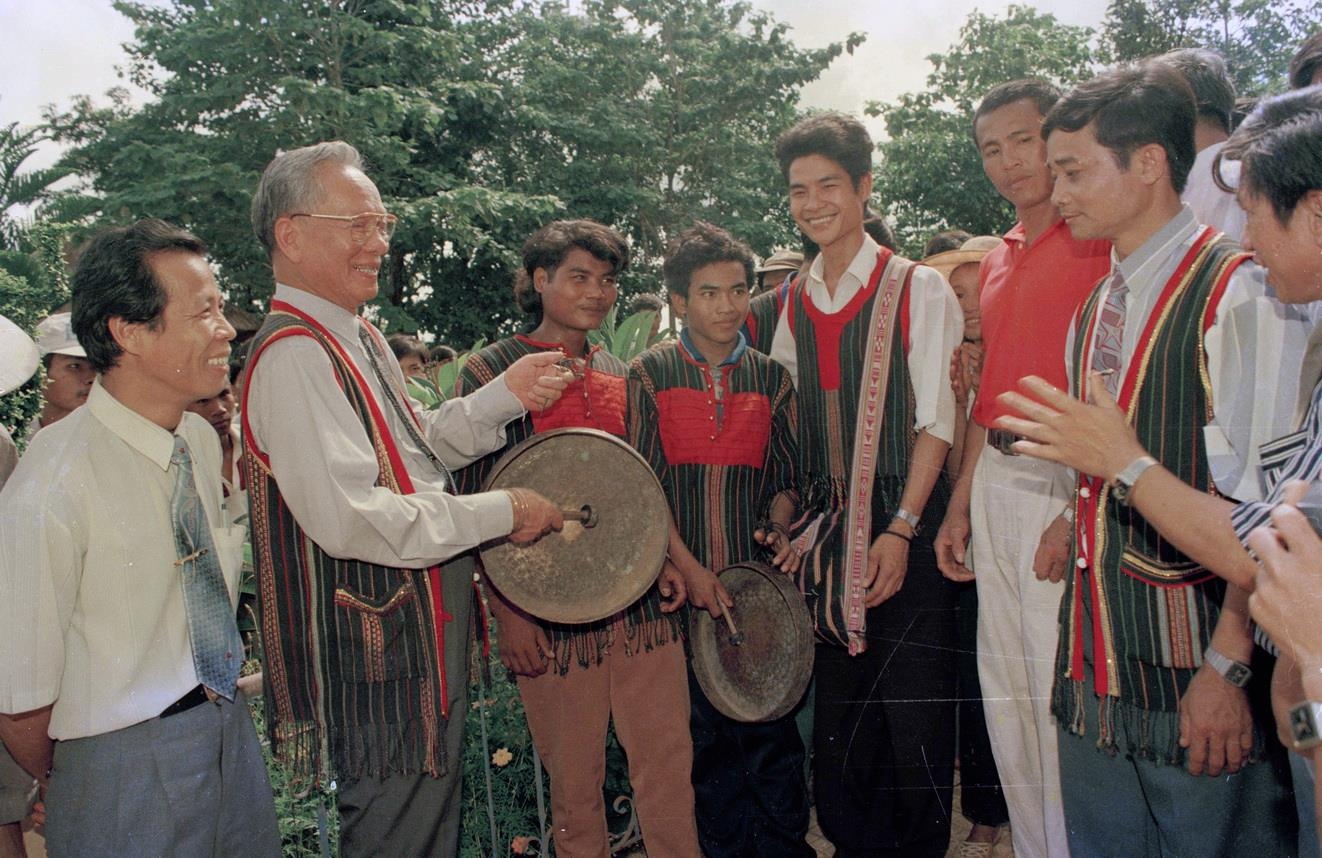 nhung buc anh ve nguyen Chu tich nuoc Le Duc Anh anh 11