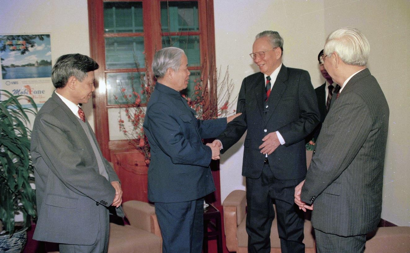 nhung buc anh ve nguyen Chu tich nuoc Le Duc Anh anh 12