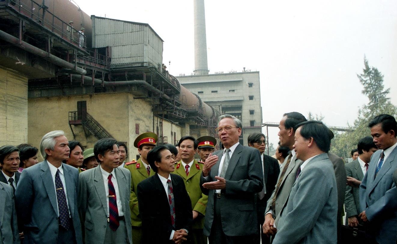 nhung buc anh ve nguyen Chu tich nuoc Le Duc Anh anh 4