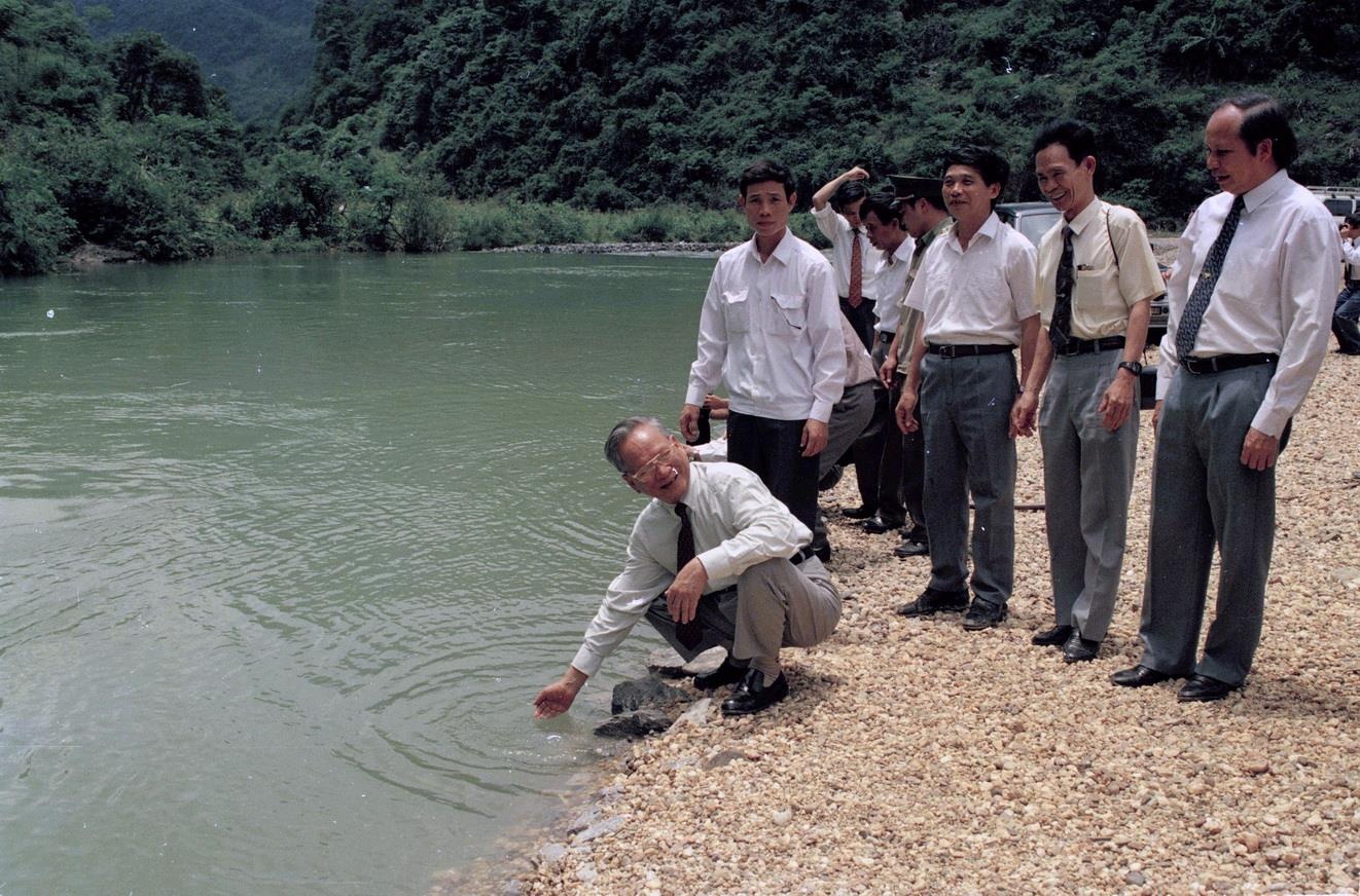 nhung buc anh ve nguyen Chu tich nuoc Le Duc Anh anh 7