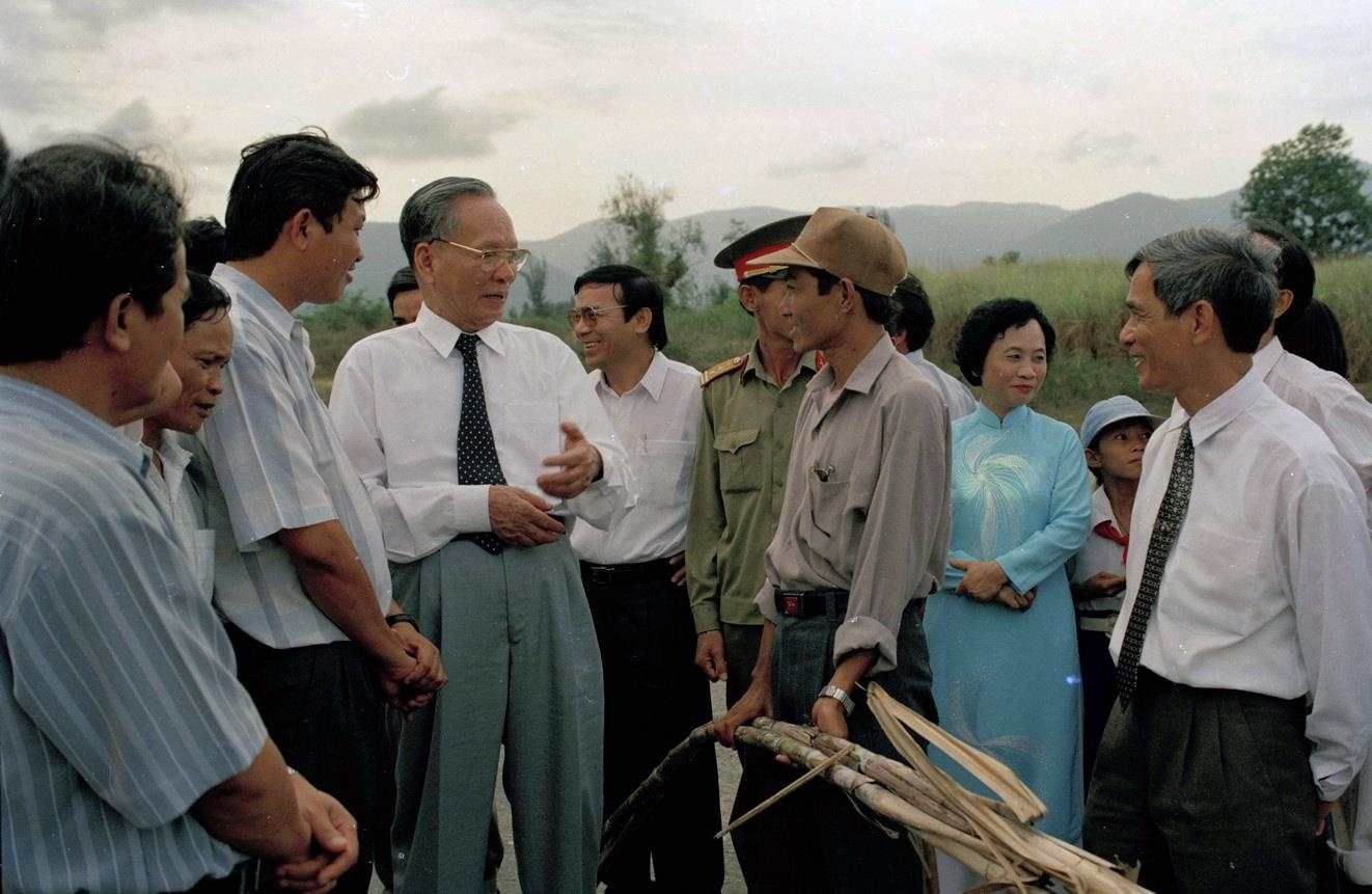 nhung buc anh ve nguyen Chu tich nuoc Le Duc Anh anh 8