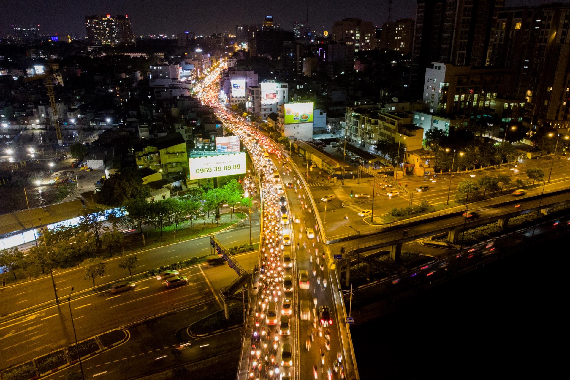 ket xe keo dai 2 duong noi quan trung tam anh 16