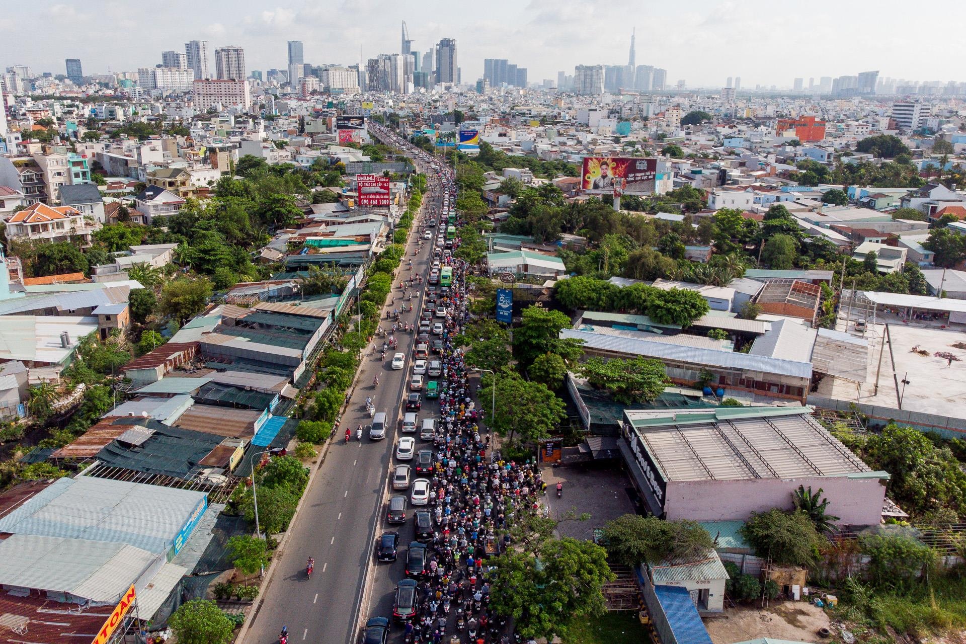 ket xe keo dai 2 duong noi quan trung tam anh 5