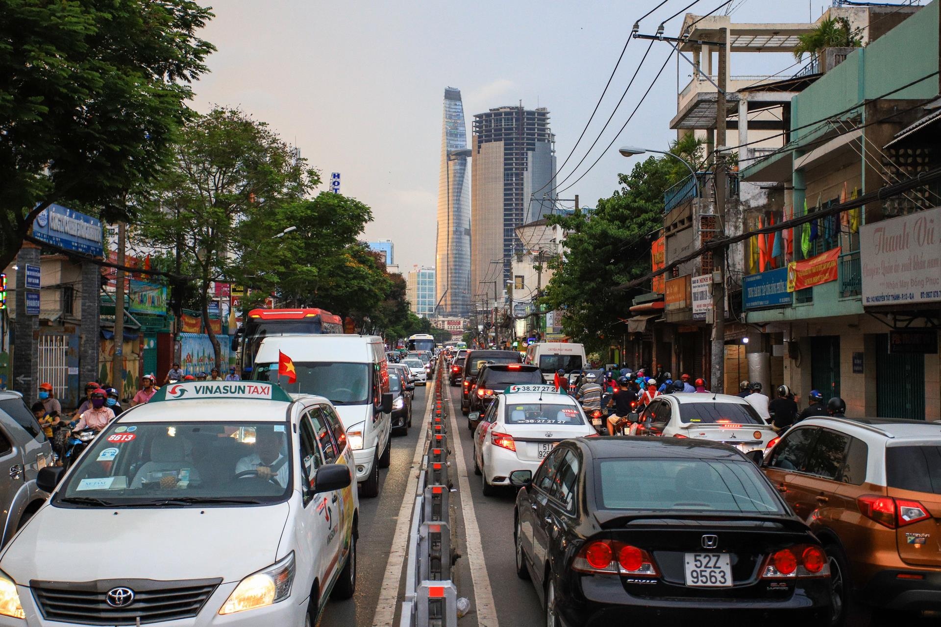 ket xe keo dai 2 duong noi quan trung tam anh 9