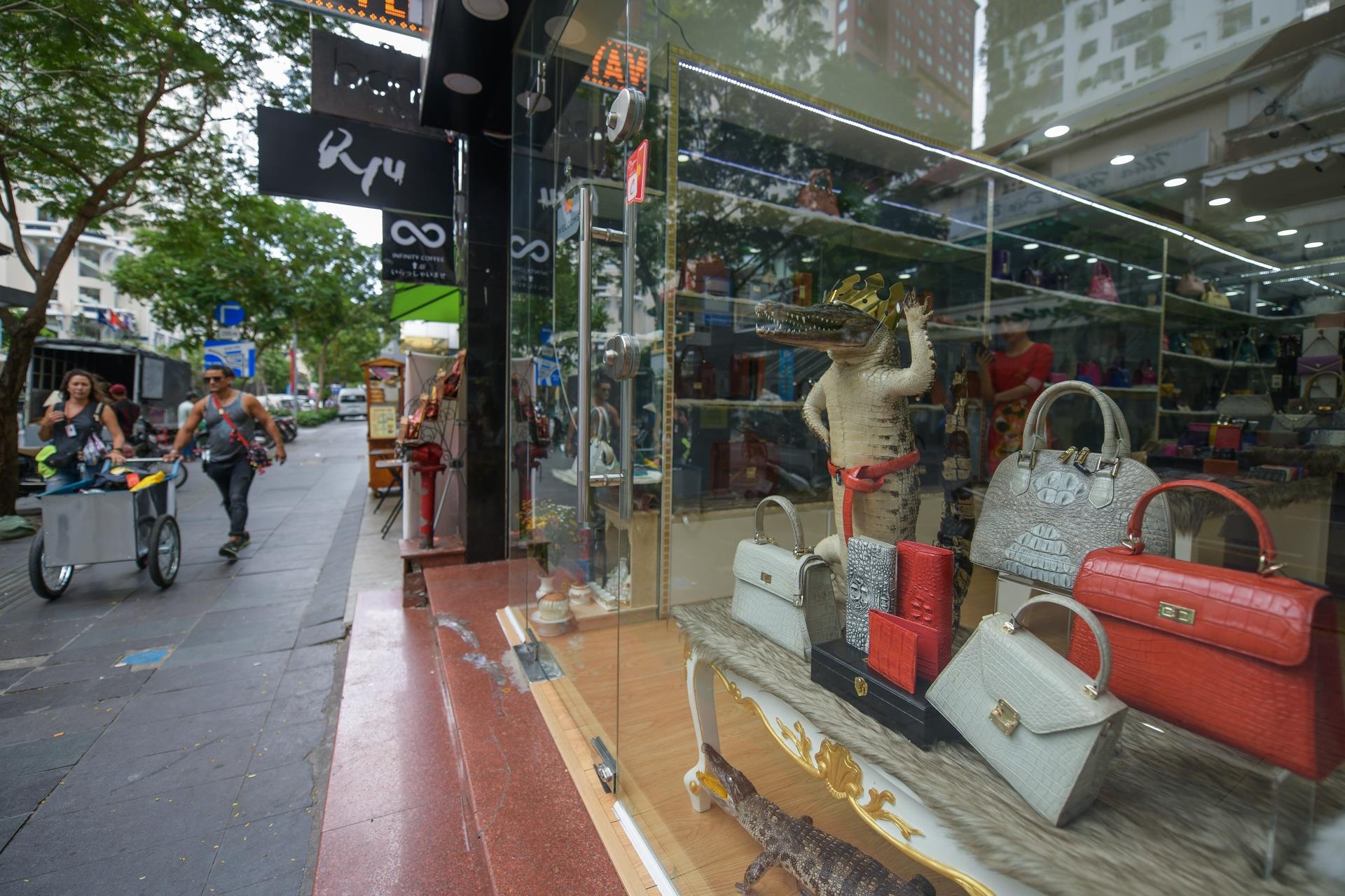 Dong Khoi - con duong trieu do giua Sai Gon anh 13