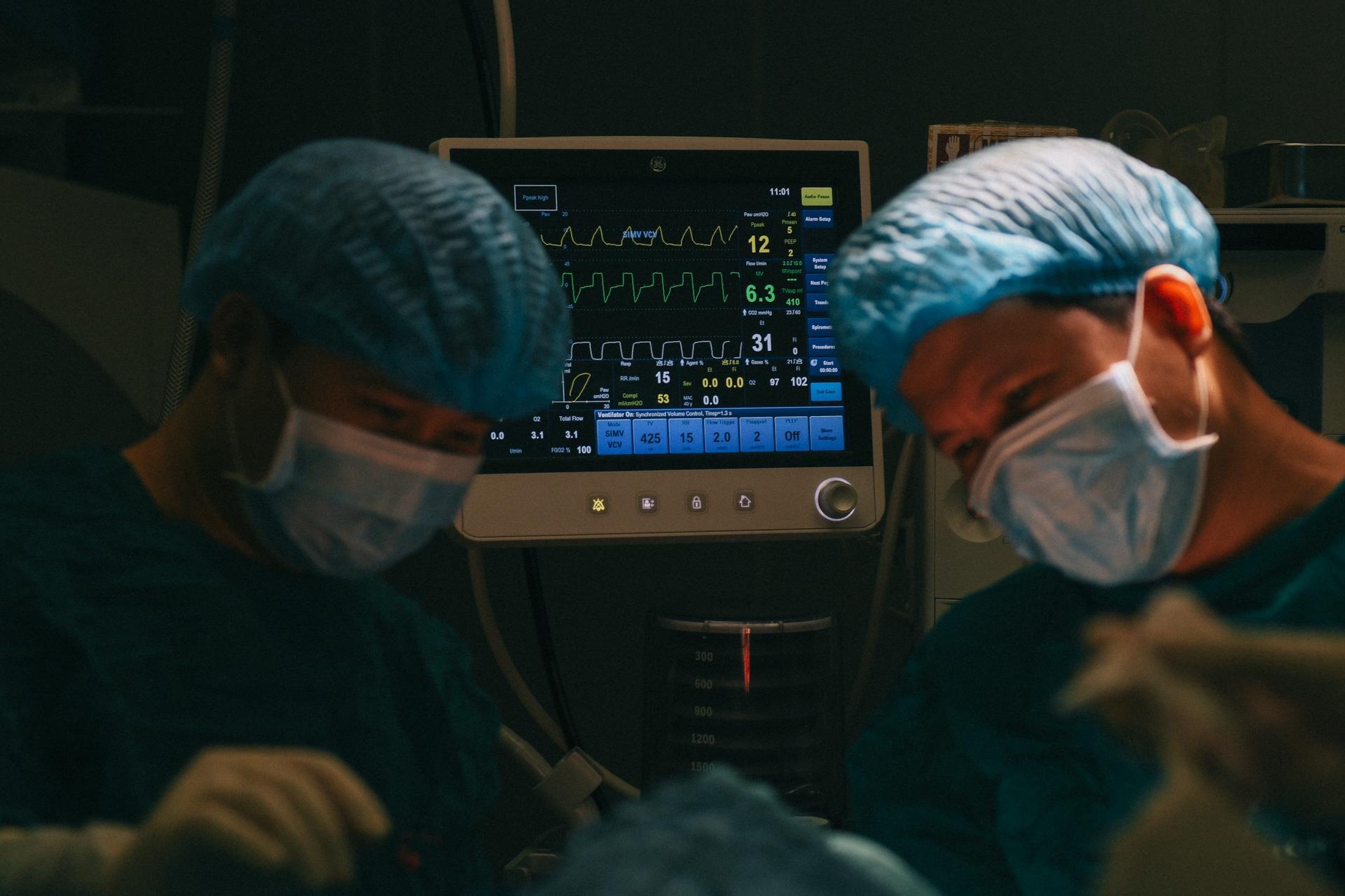 Nan nhan bi tat axit anh 27