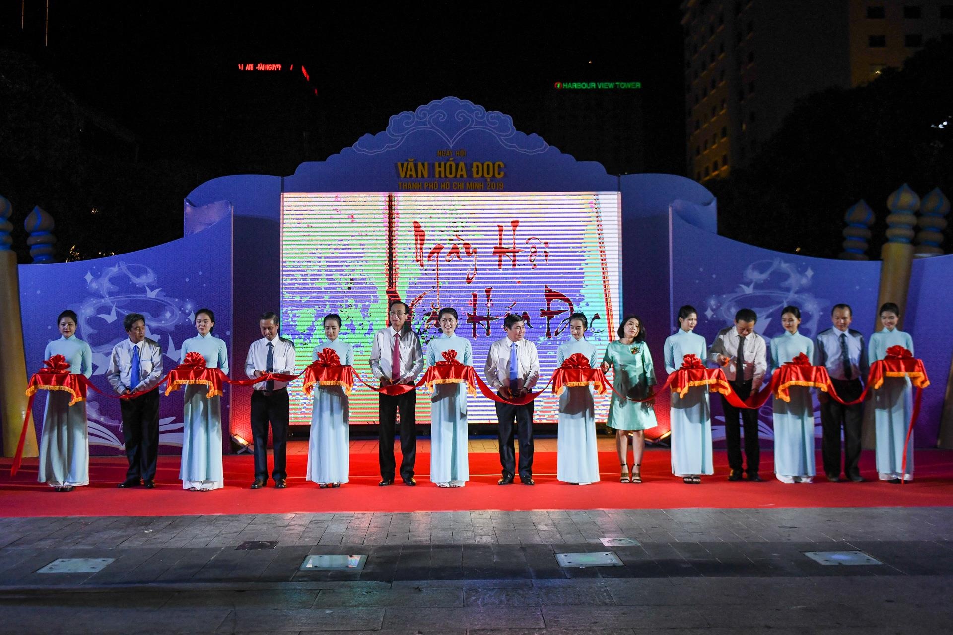 Ngay hoi van hoa doc lan dau tai TP.HCM anh 1