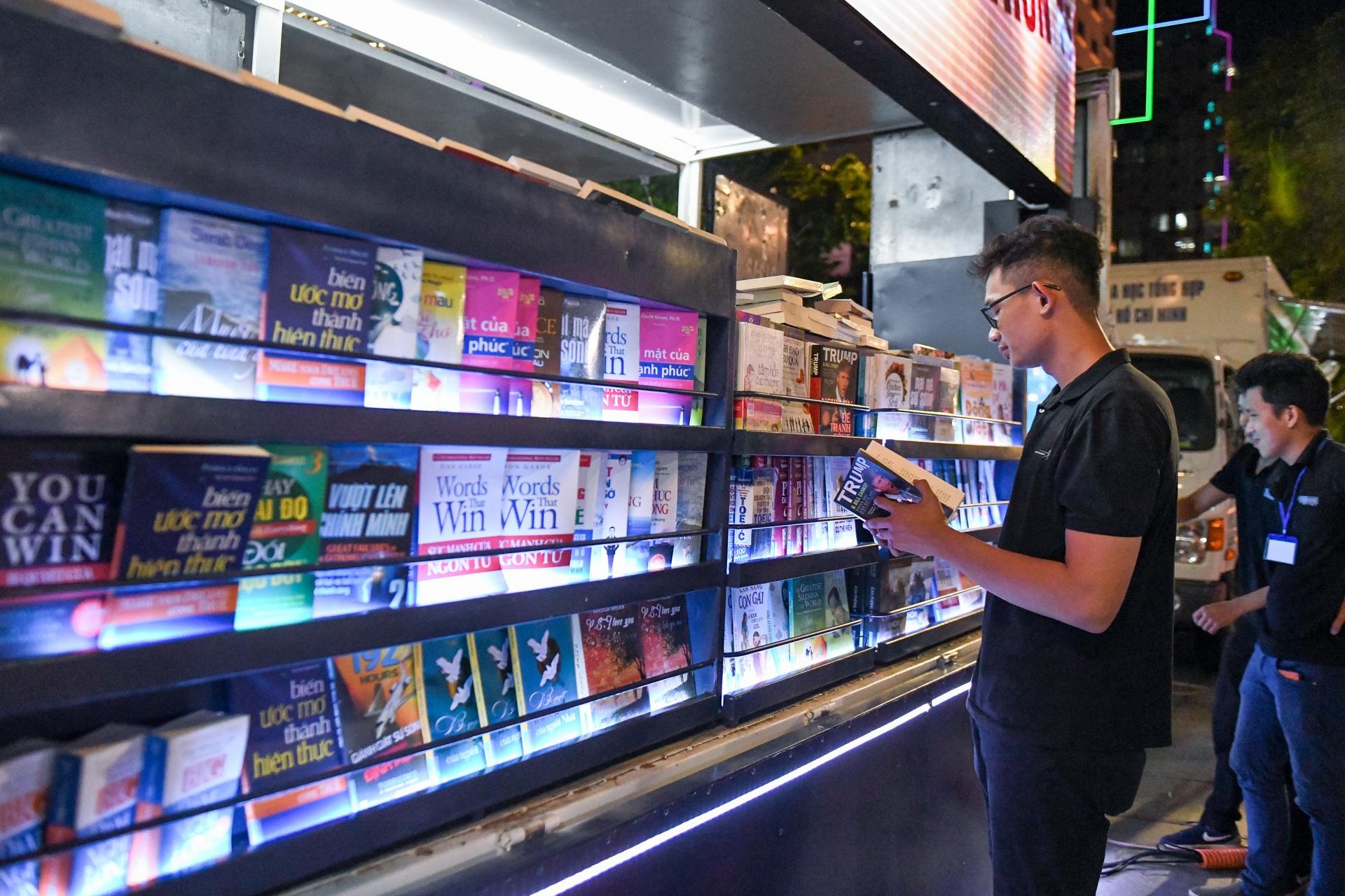 Ngay hoi van hoa doc lan dau tai TP.HCM anh 9