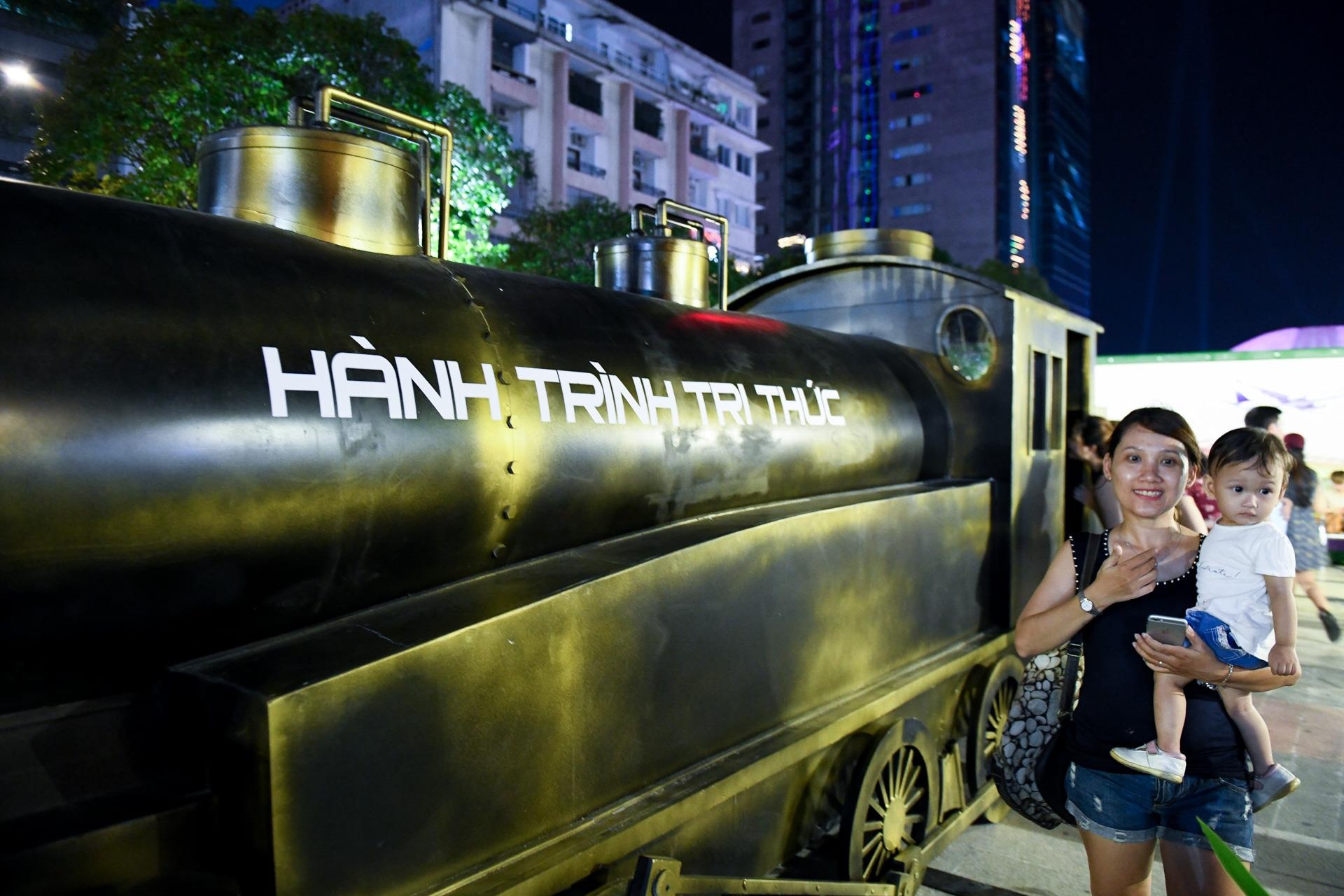 Ngay hoi van hoa doc lan dau tai TP.HCM anh 10