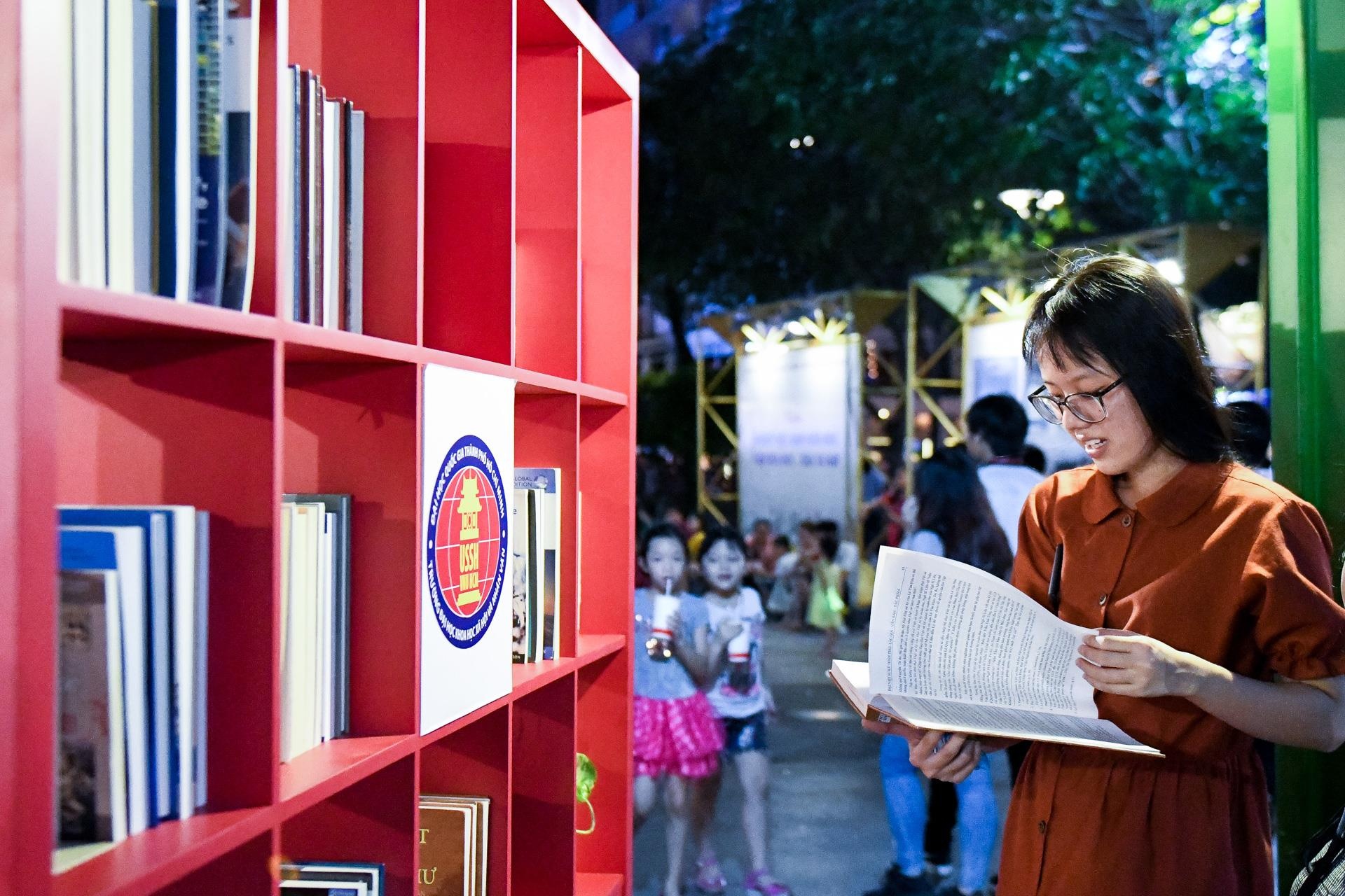 Ngay hoi van hoa doc lan dau tai TP.HCM anh 13