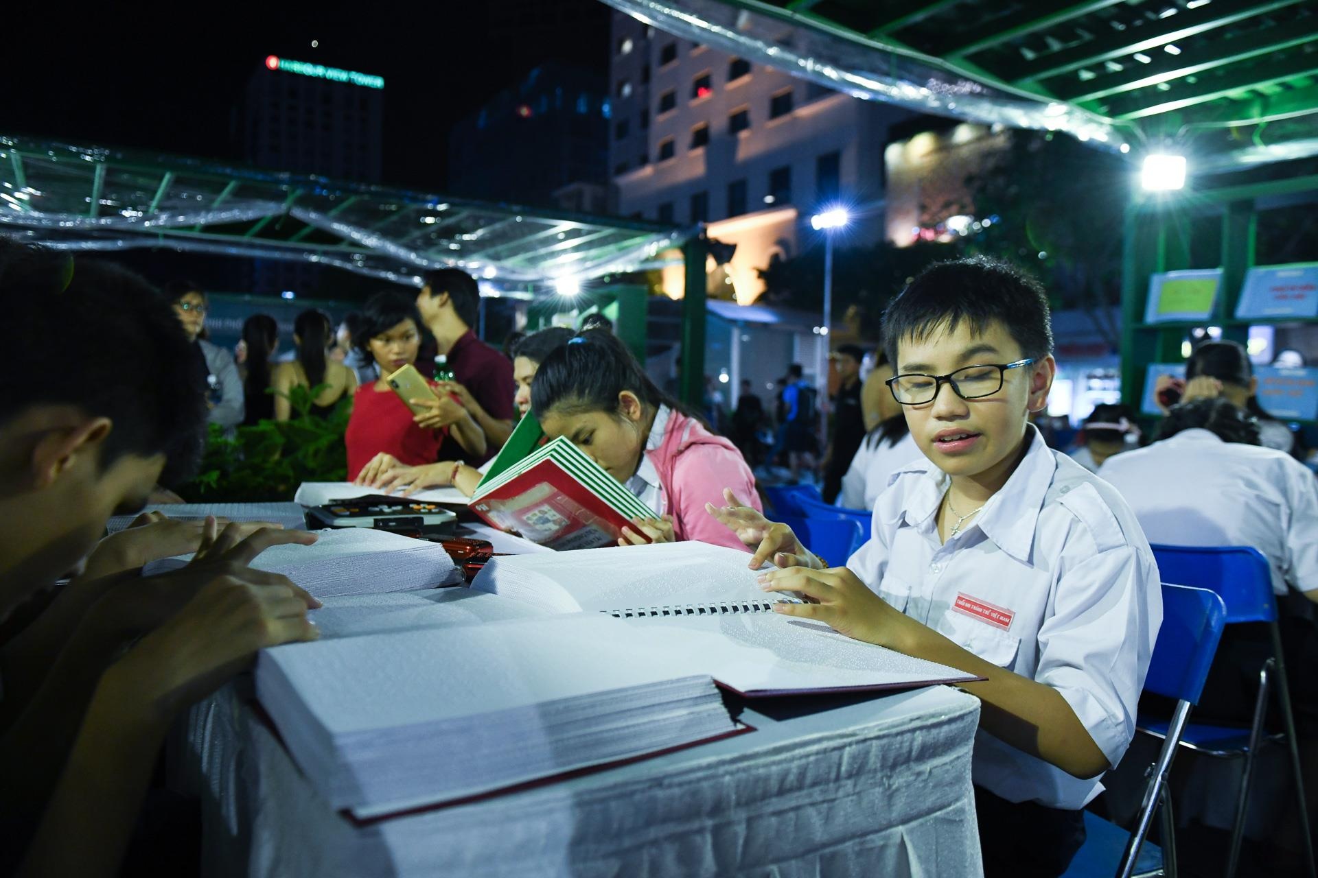 Ngay hoi van hoa doc lan dau tai TP.HCM anh 5