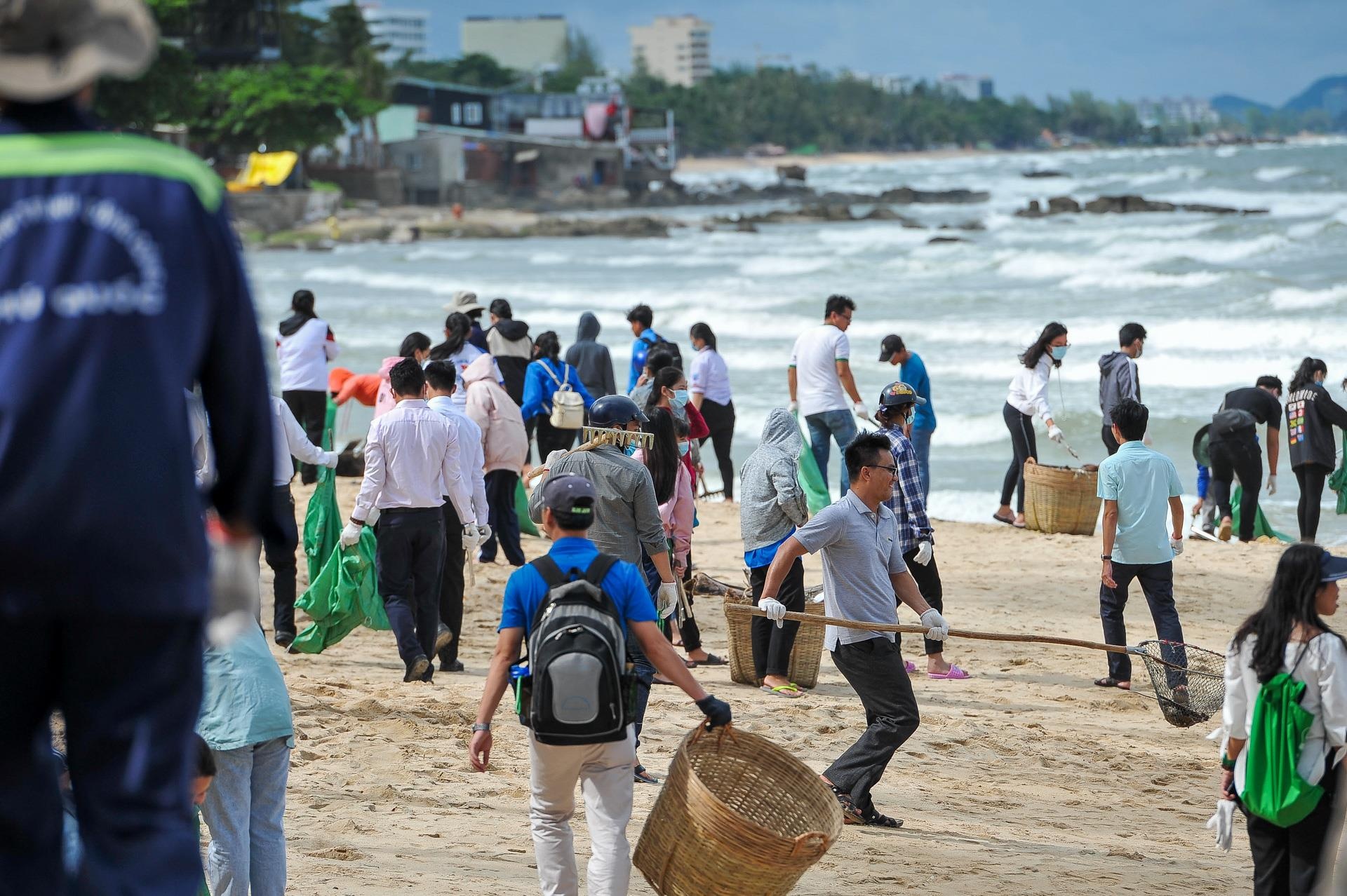 hang tram ban tre don rac o Phu Quoc anh 5