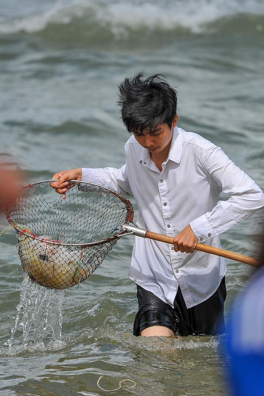 hang tram ban tre don rac o Phu Quoc anh 11
