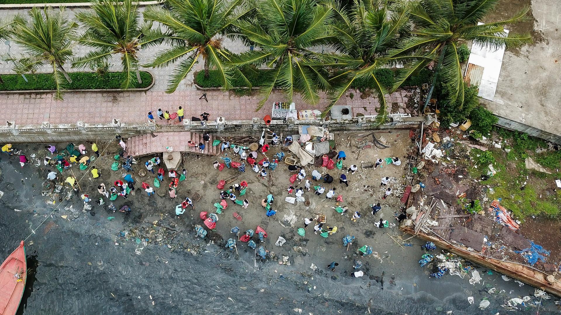 hang tram ban tre don rac o Phu Quoc anh 2