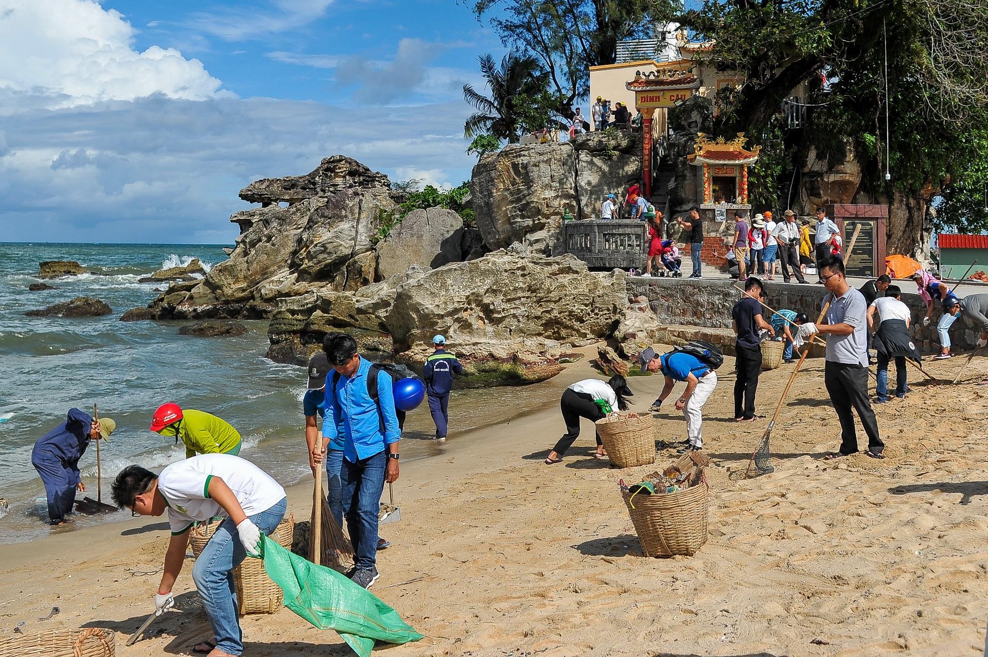 hang tram ban tre don rac o Phu Quoc anh 4