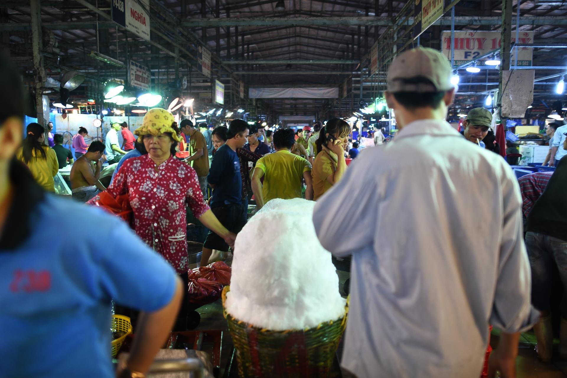 ban da cay cho Binh Dien anh 9