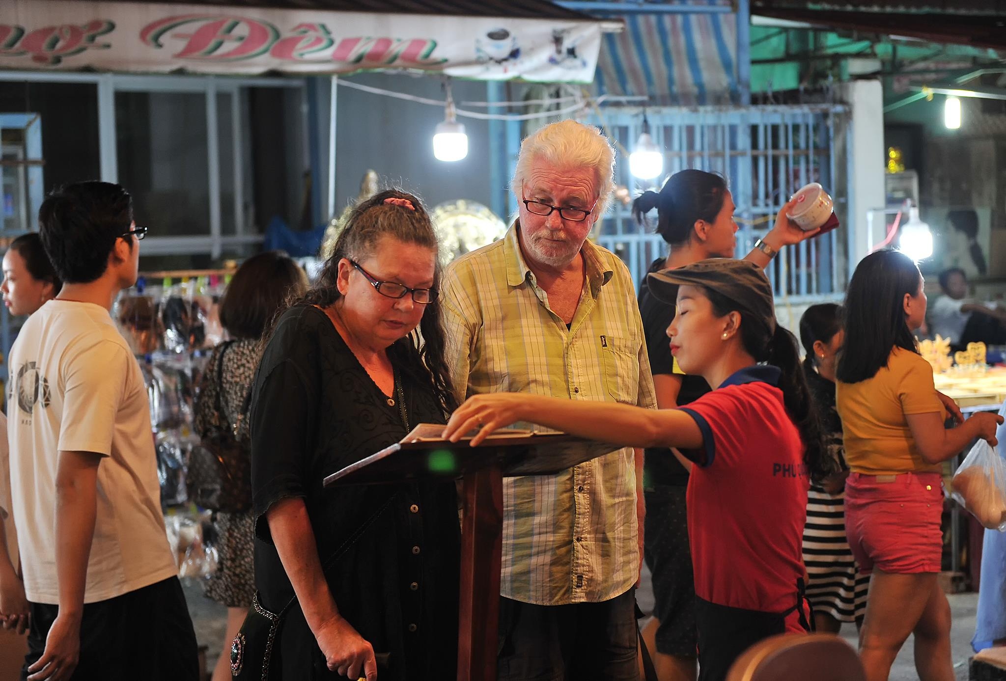 cho dem Phu Quoc vang ve dip nghi le anh 11