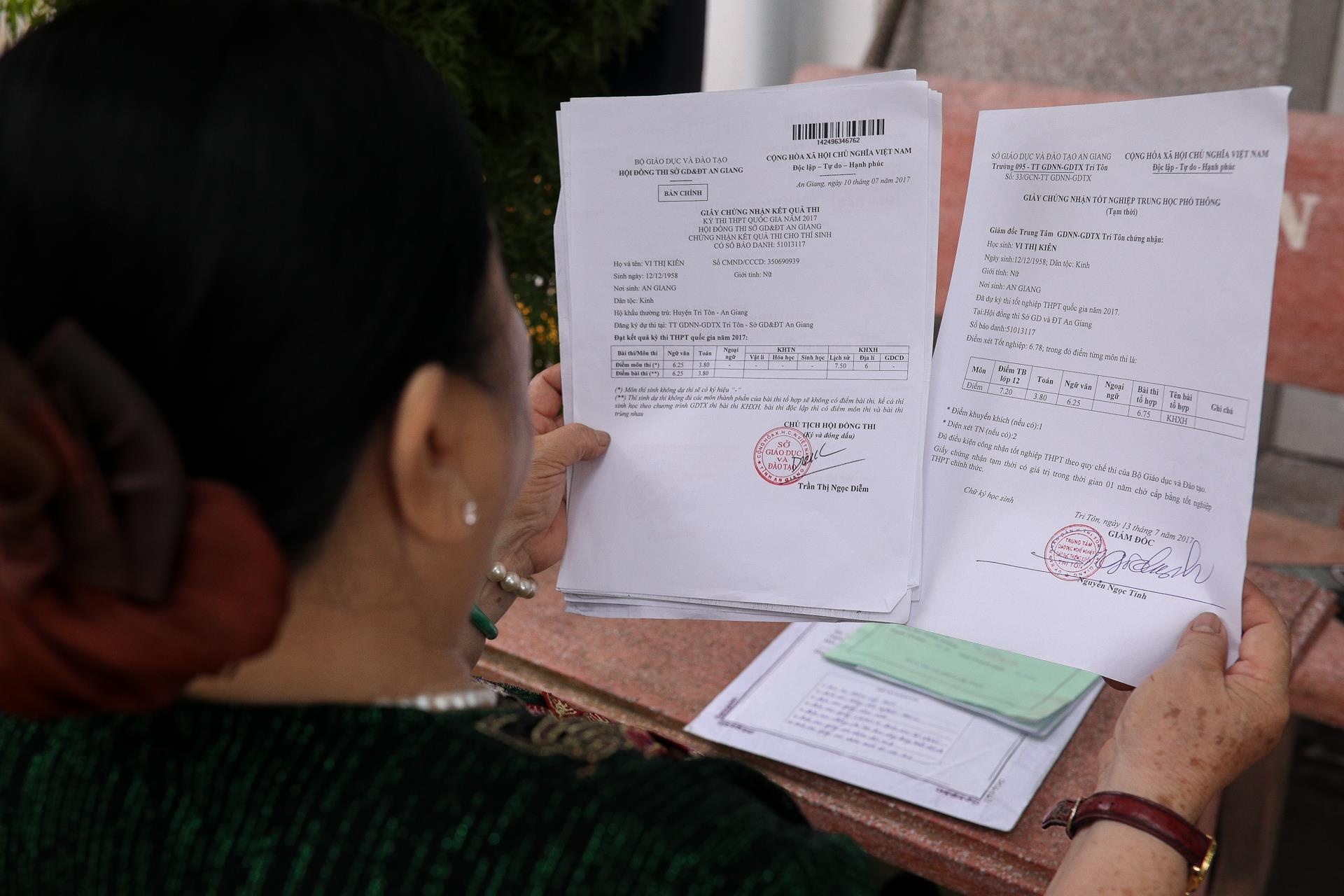 Sinh viên lớn tuổi u70 ảnh 2 Sinh vien lon tuoi u70 anh 2