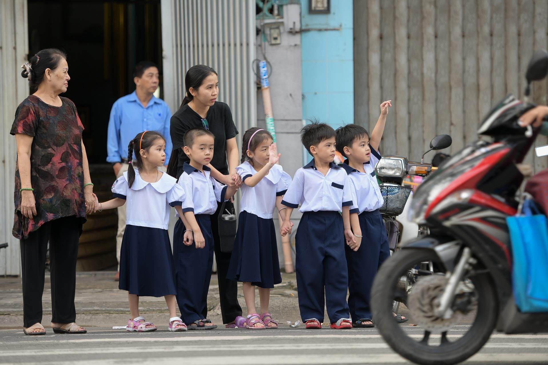 lễ khai giảng của 5 anh em ảnh 5 le khai giang cua 5 anh em anh 5