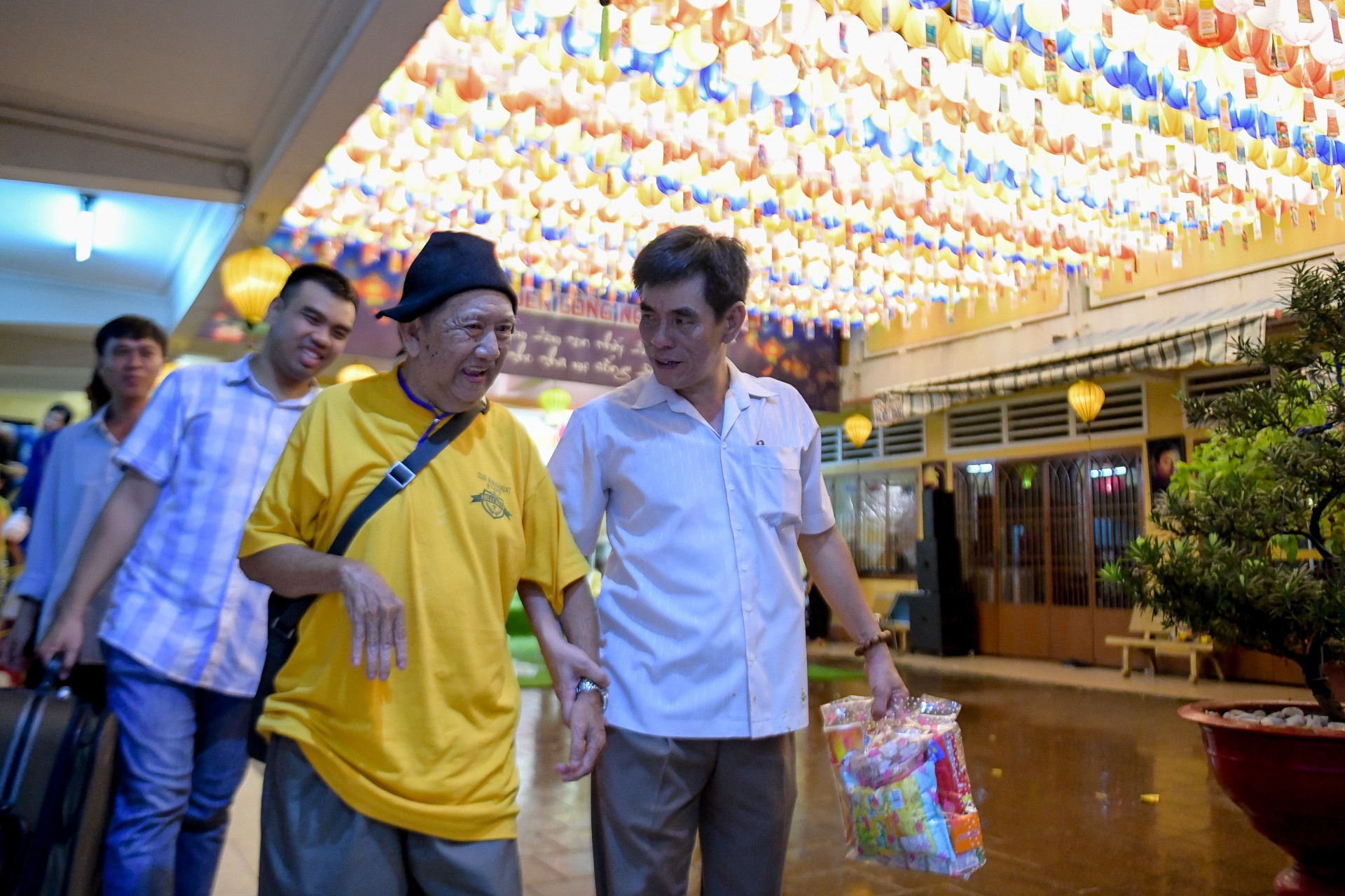 nghe si Mac Can Dat phuong Nam anh 21