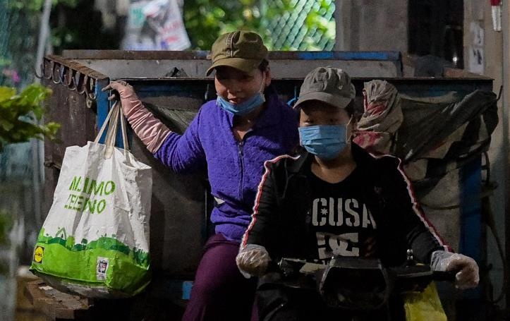 Gia dinh 3 the he song bang nghe nhat rac hinh anh