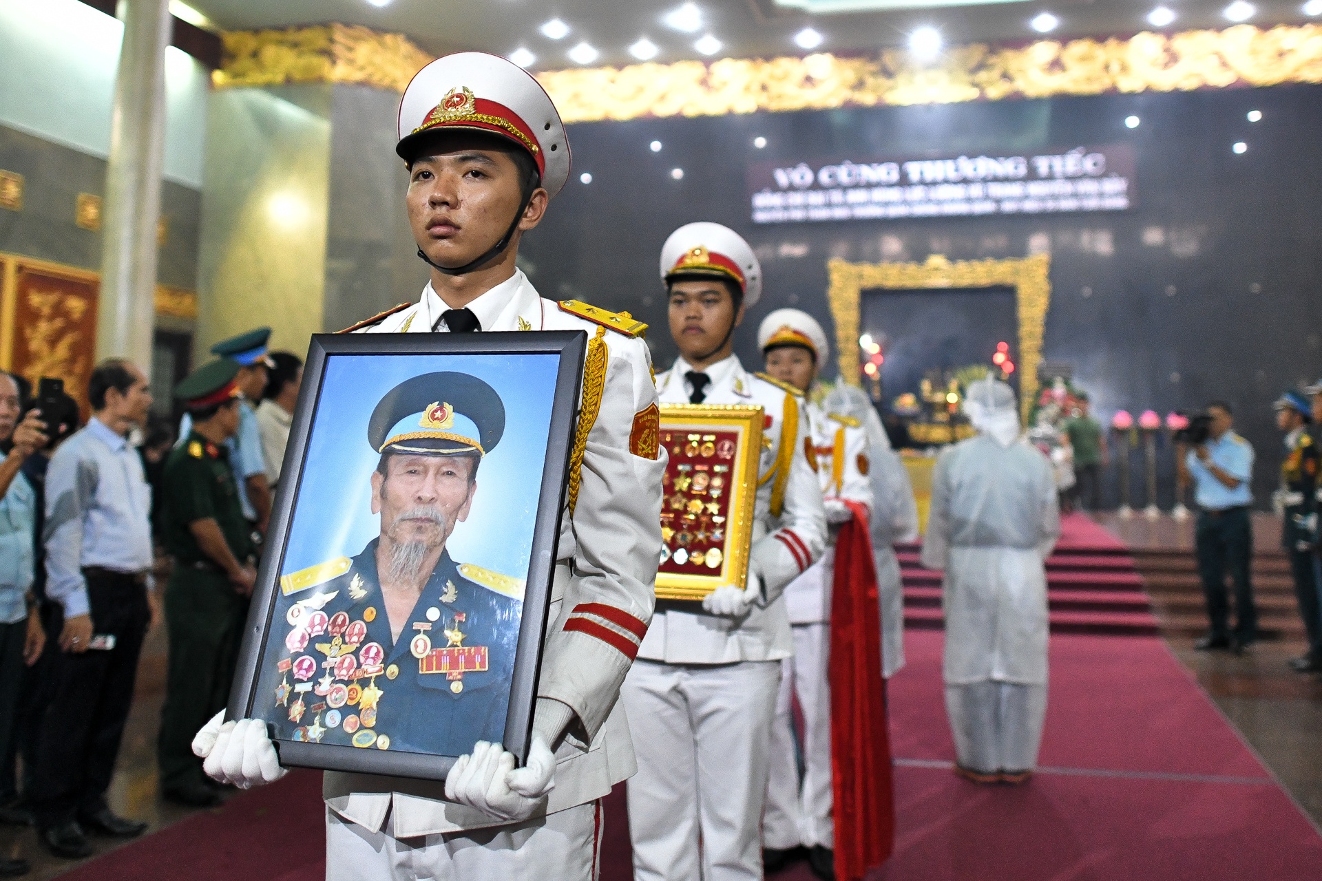 tang le dai ta phi cong Nguyen Van Bay anh 9