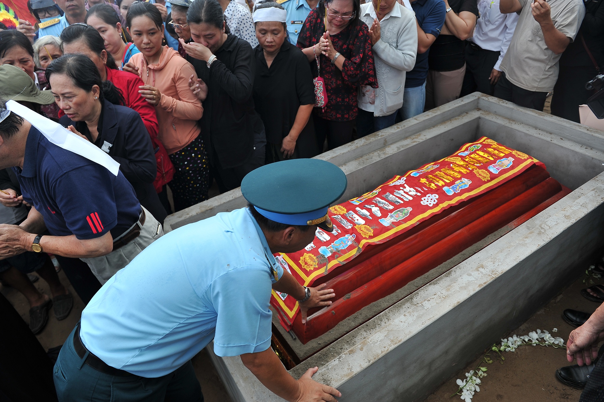 anh hung Nguyen Van Bay ve voi dat me anh 12