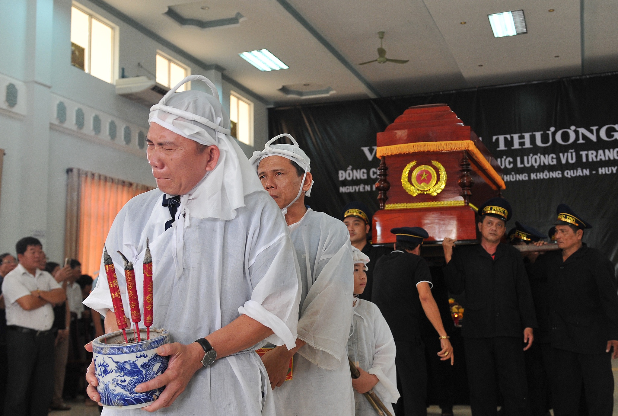 anh hung Nguyen Van Bay ve voi dat me anh 4