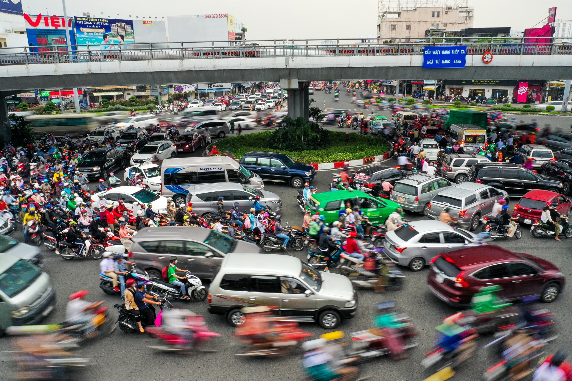 kẹt xe đường xô viết nghệ tĩnh ảnh 12 ket xe duong xo viet nghe tinh anh 12