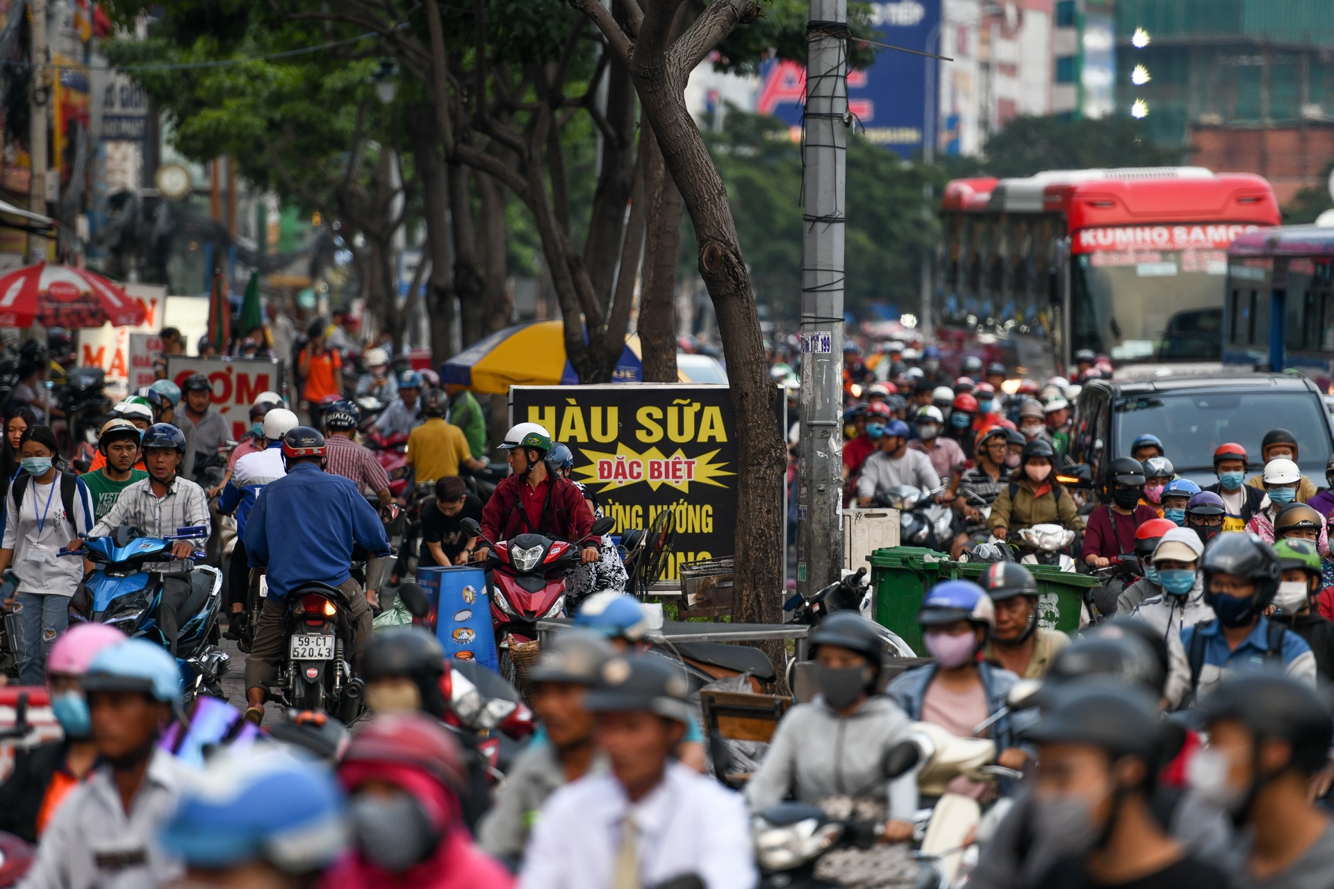 kẹt xe đường xô viết nghệ tĩnh ảnh 31 ket xe duong xo viet nghe tinh anh 31