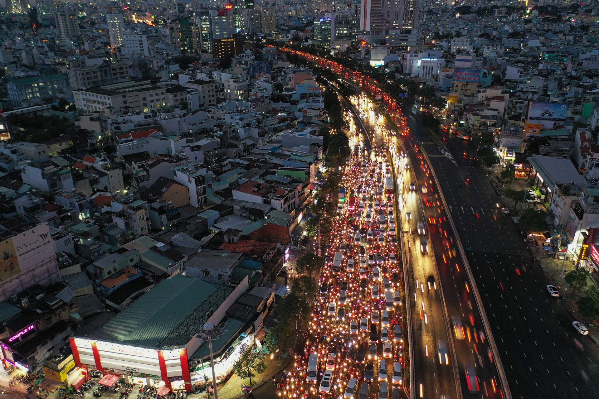 kẹt xe đường xô viết nghệ tĩnh ảnh 23 ket xe duong xo viet nghe tinh anh 23