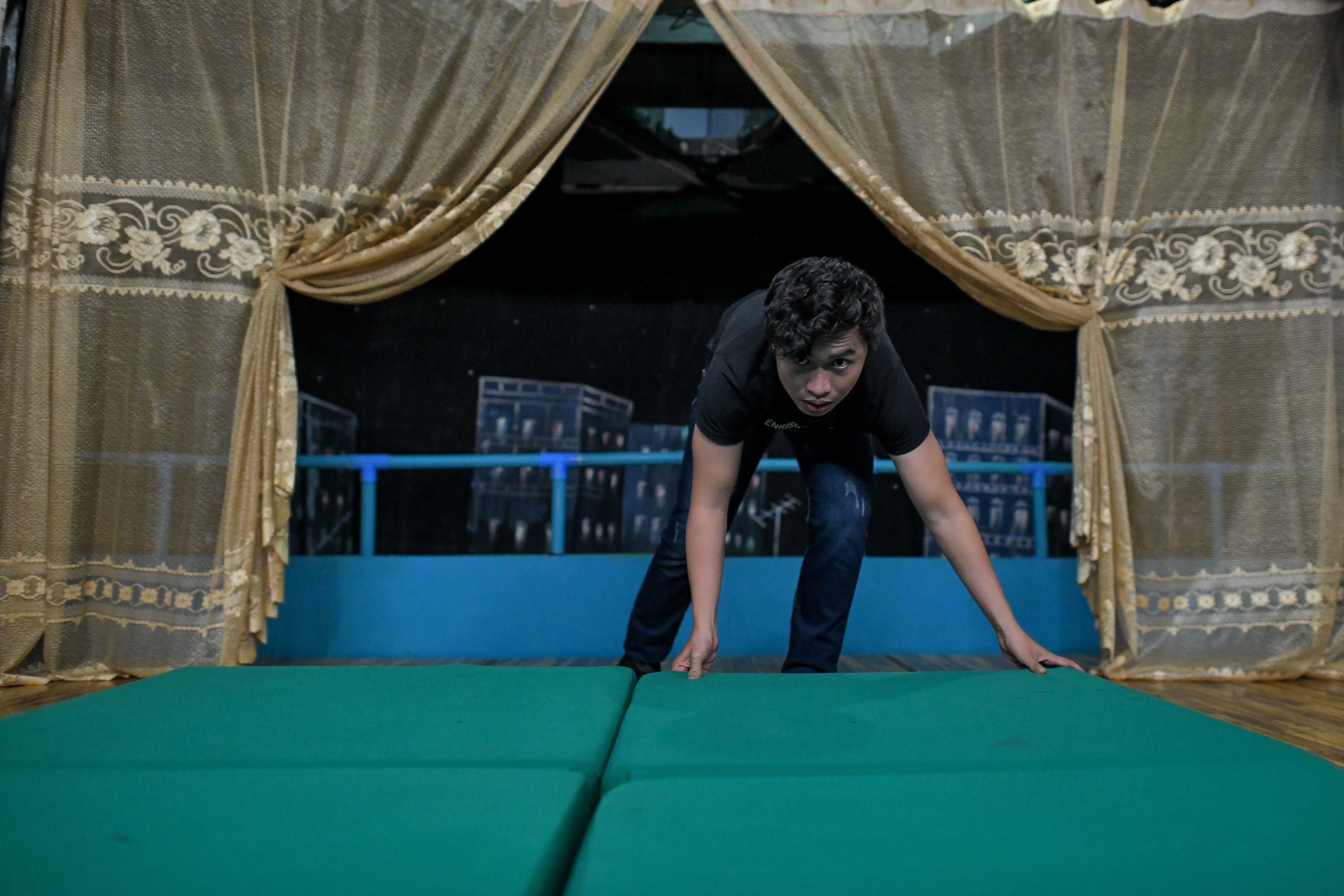 đêm cuối sân khấu kịch Hồng Vân ảnh 18 dem cuoi san khau kich Hong Van anh 18