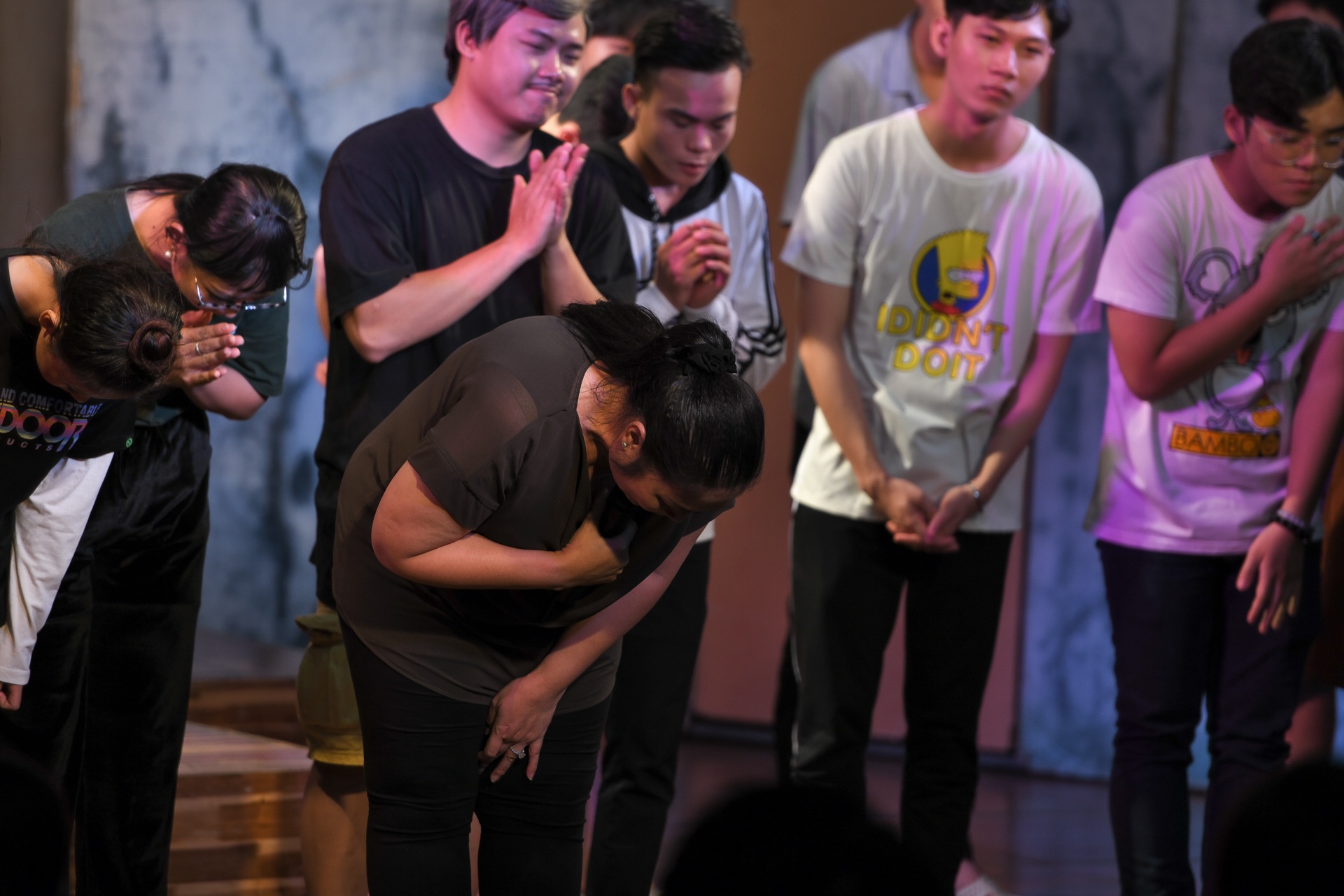 đêm cuối sân khấu kịch Hồng Vân ảnh 26 dem cuoi san khau kich Hong Van anh 26