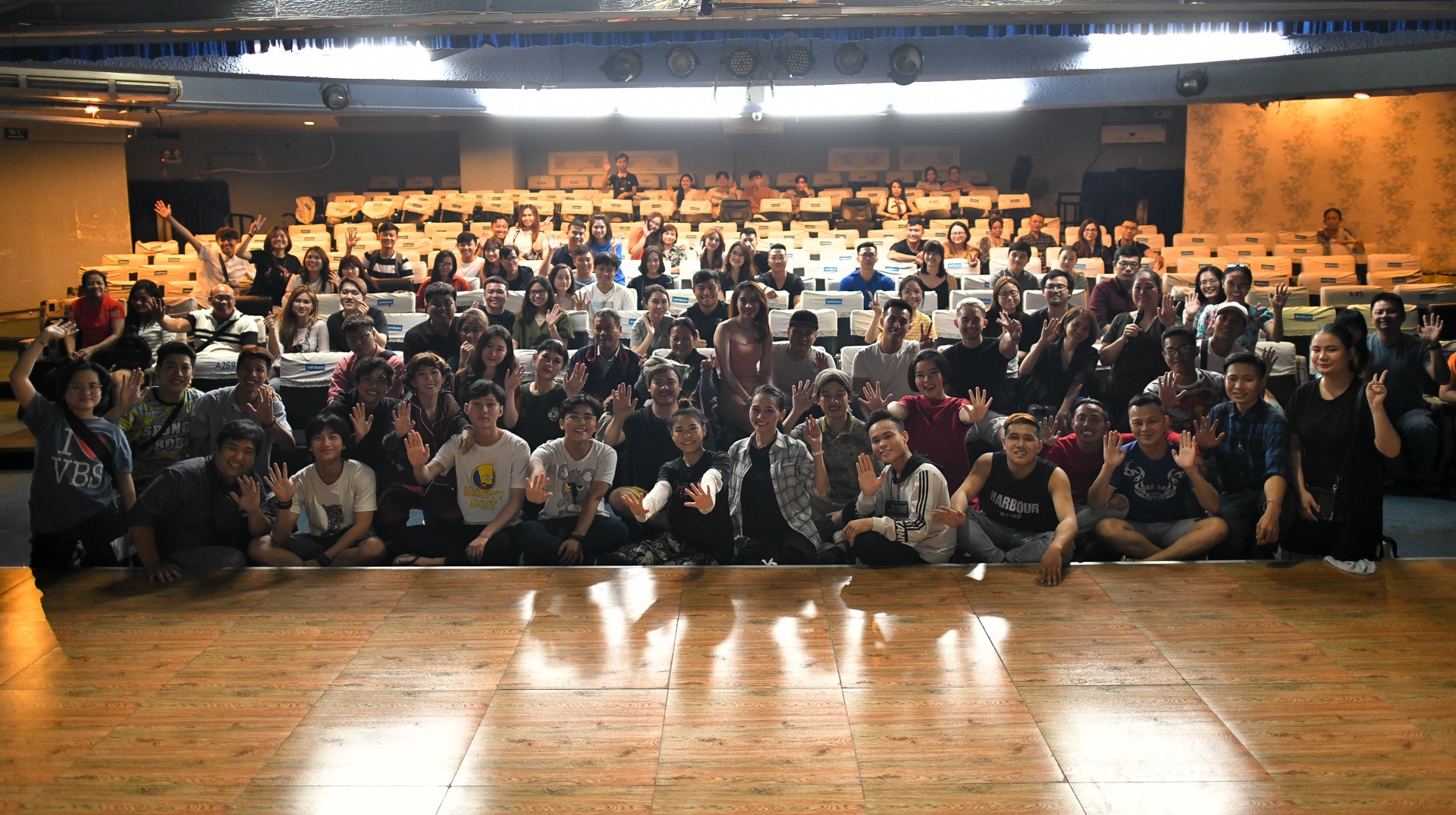 đêm cuối sân khấu kịch Hồng Vân ảnh 30 dem cuoi san khau kich Hong Van anh 30