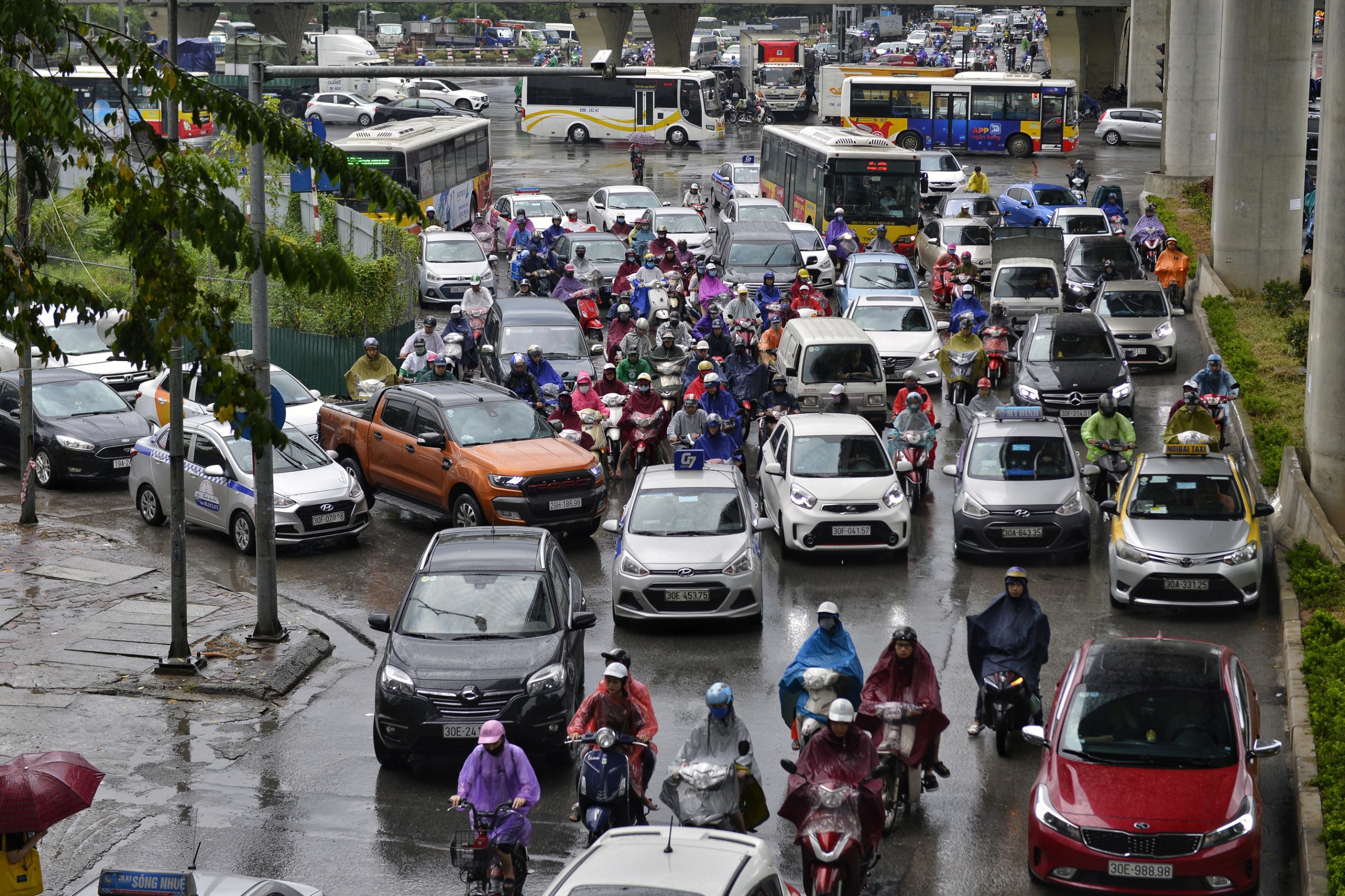 mua lon o Ha Noi sau nhung ngay o nhiem anh 8