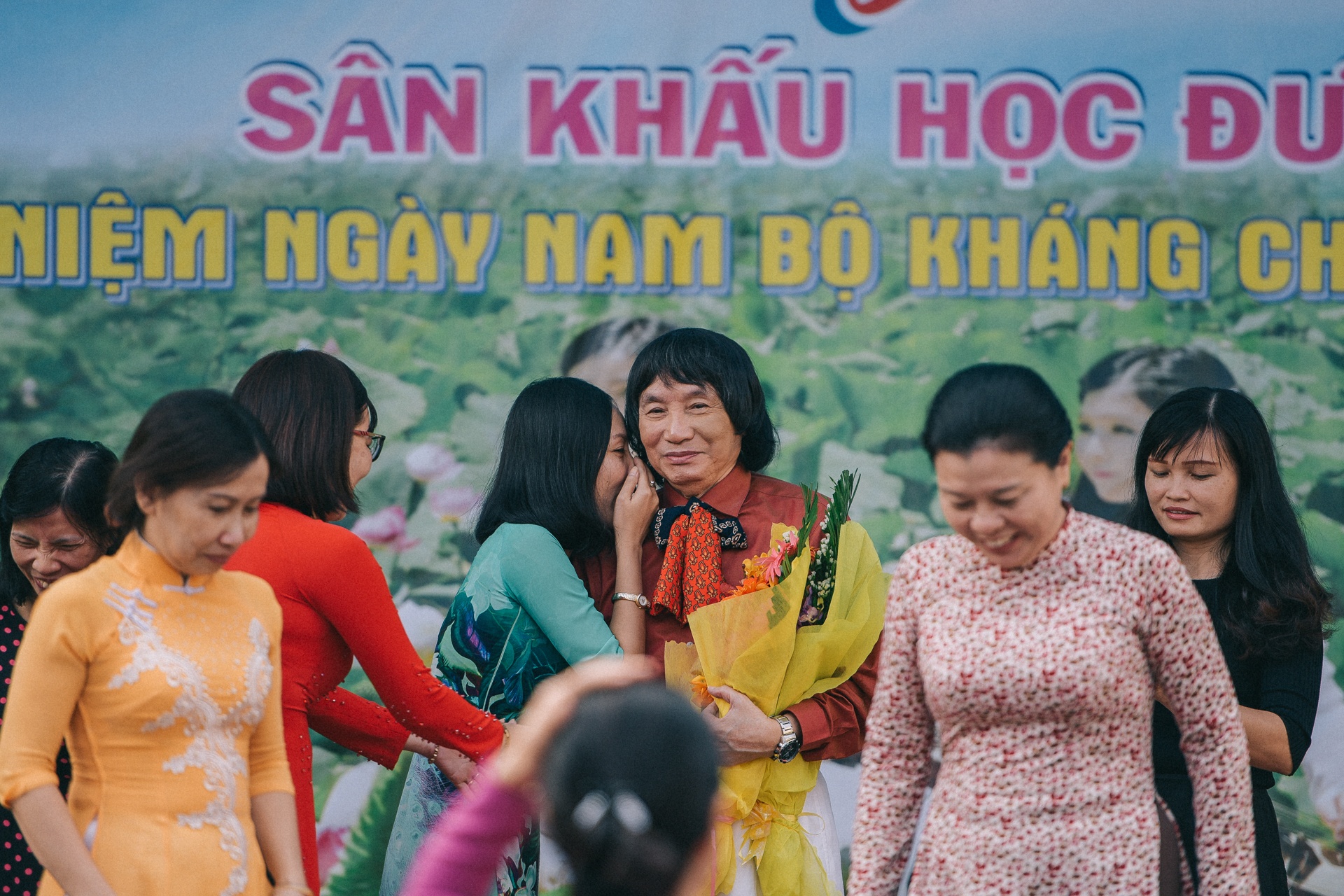 nghệ sĩ nhân dân Minh Vương hát cải lương ảnh 15 nghe si nhan dan Minh Vuong hat cai luong anh 15