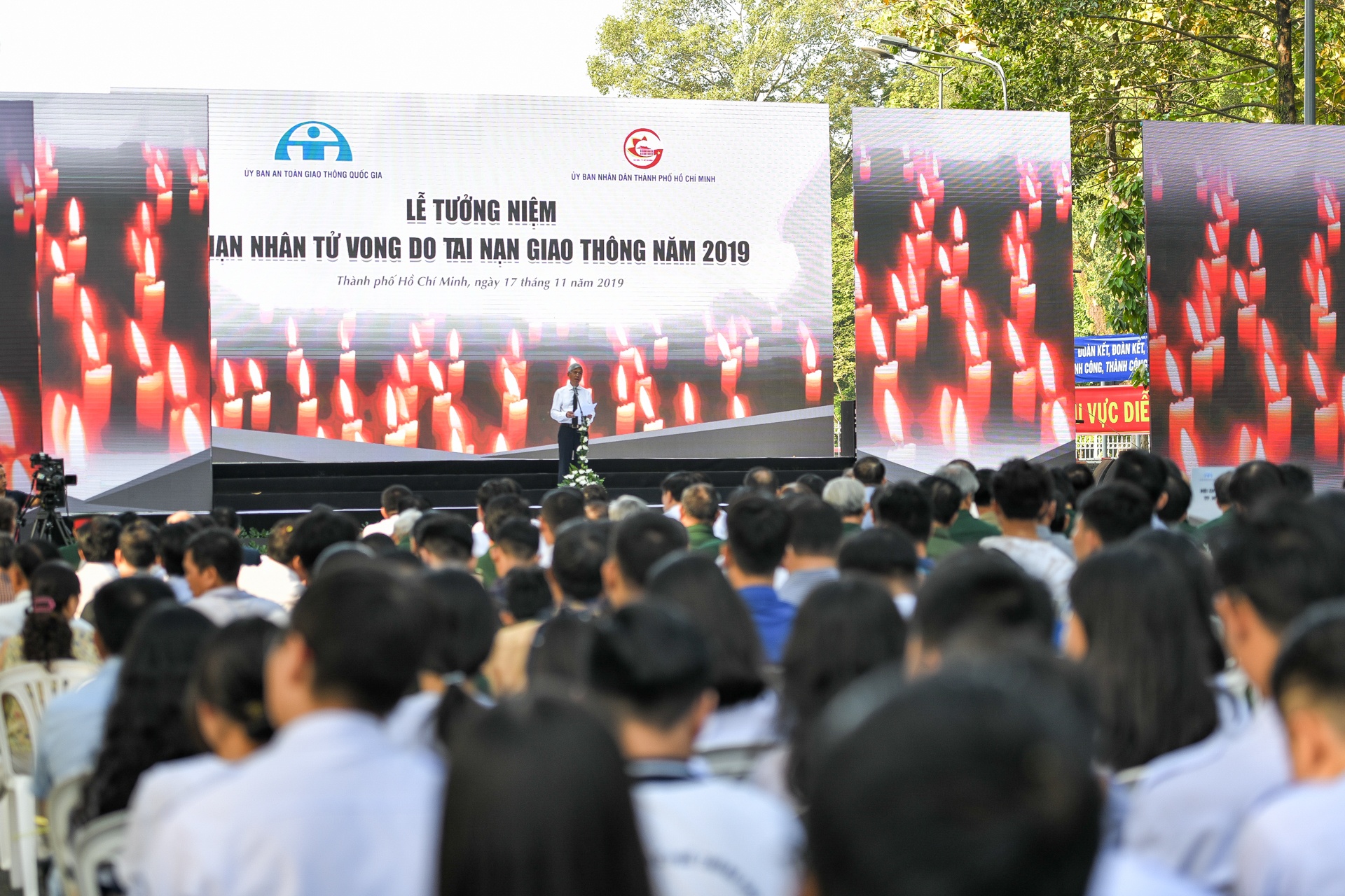 le tuong niem cac nan nhan tu vong do tai nan giao thong anh 1