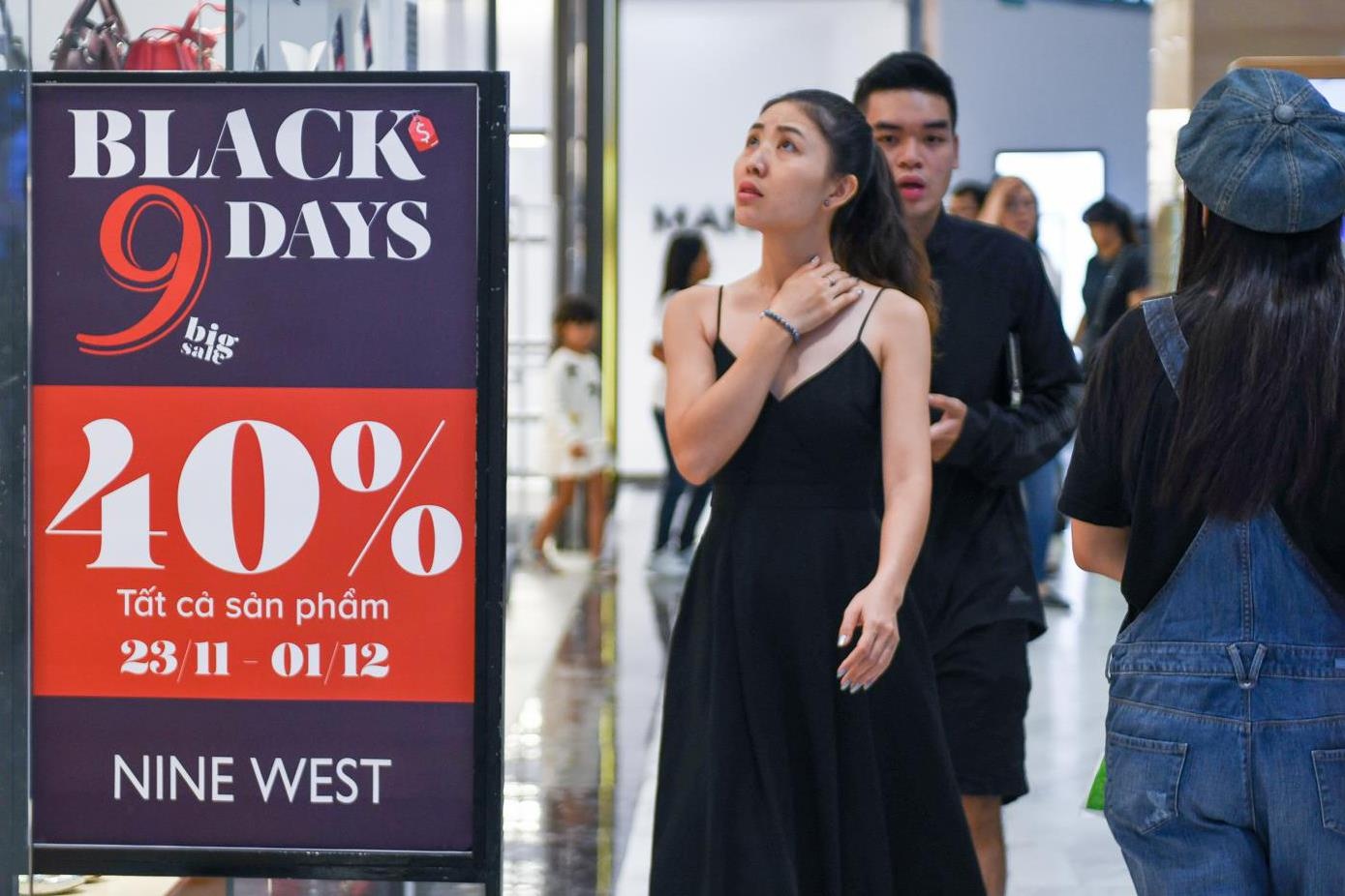 Khong khi mua sam Black Friday buon te tai TP.HCM hinh anh