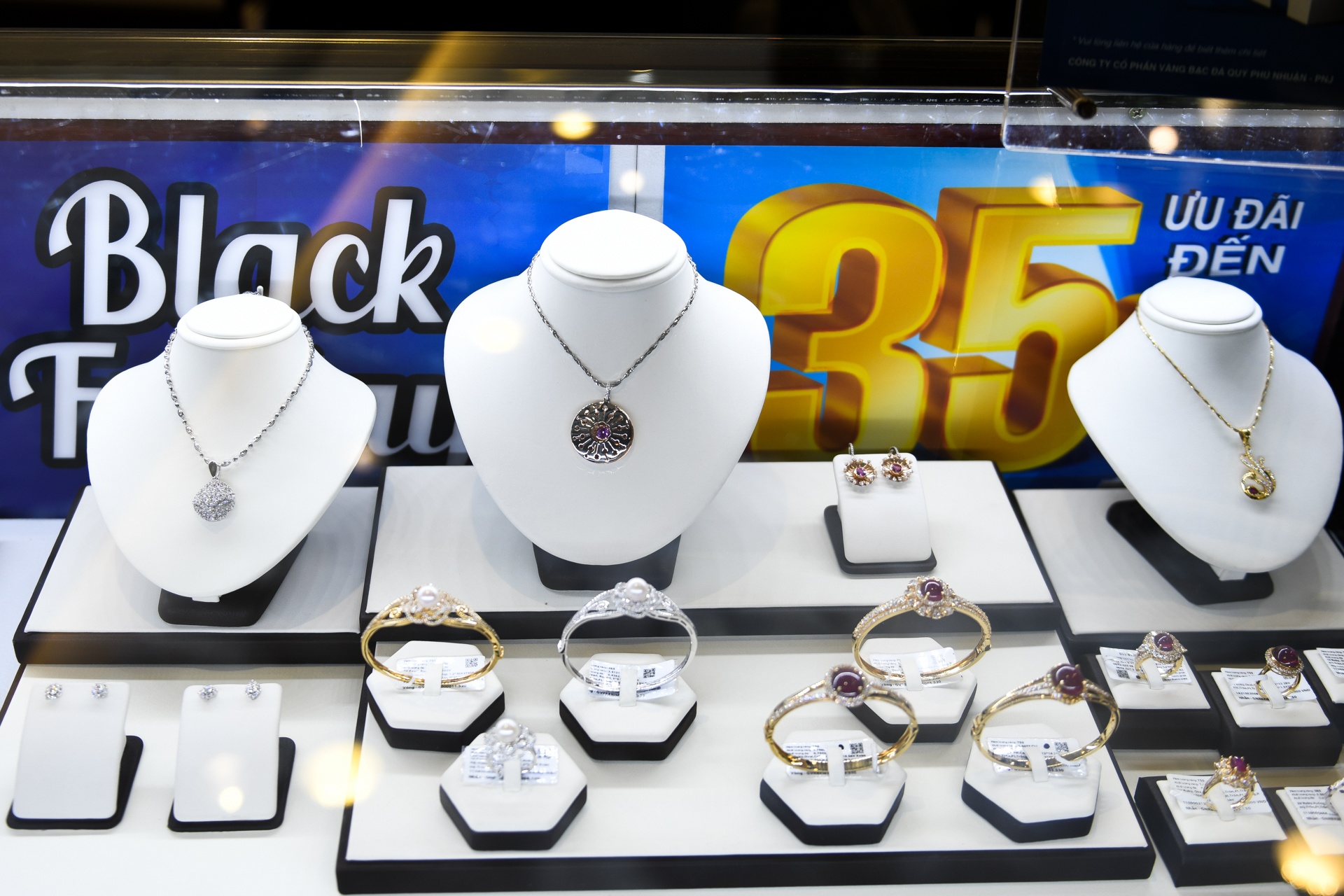 mua sắm ngày Black Friday ảnh 13 mua sam ngay Black Friday anh 13