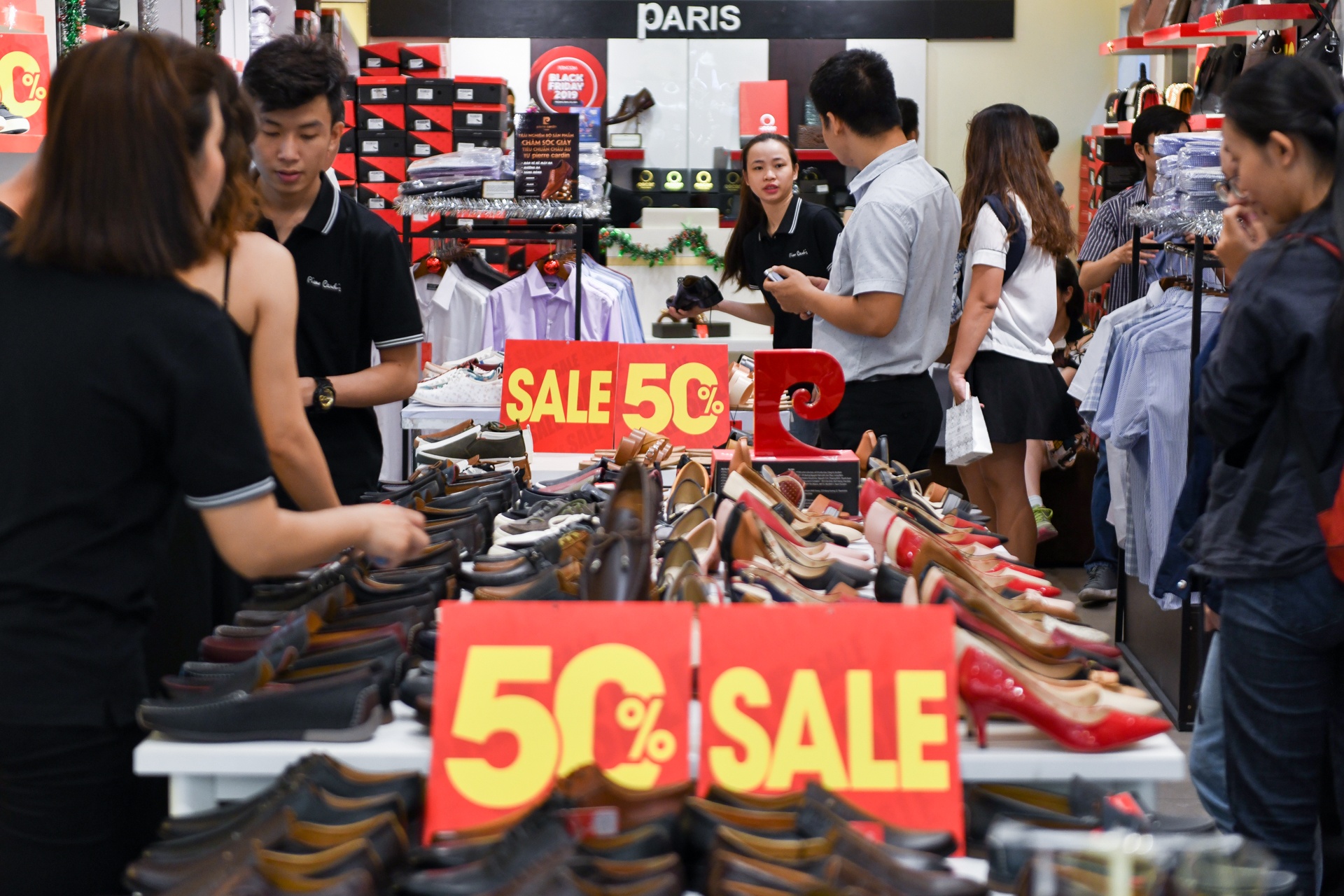 mua sắm ngày Black Friday ảnh 6 mua sam ngay Black Friday anh 6